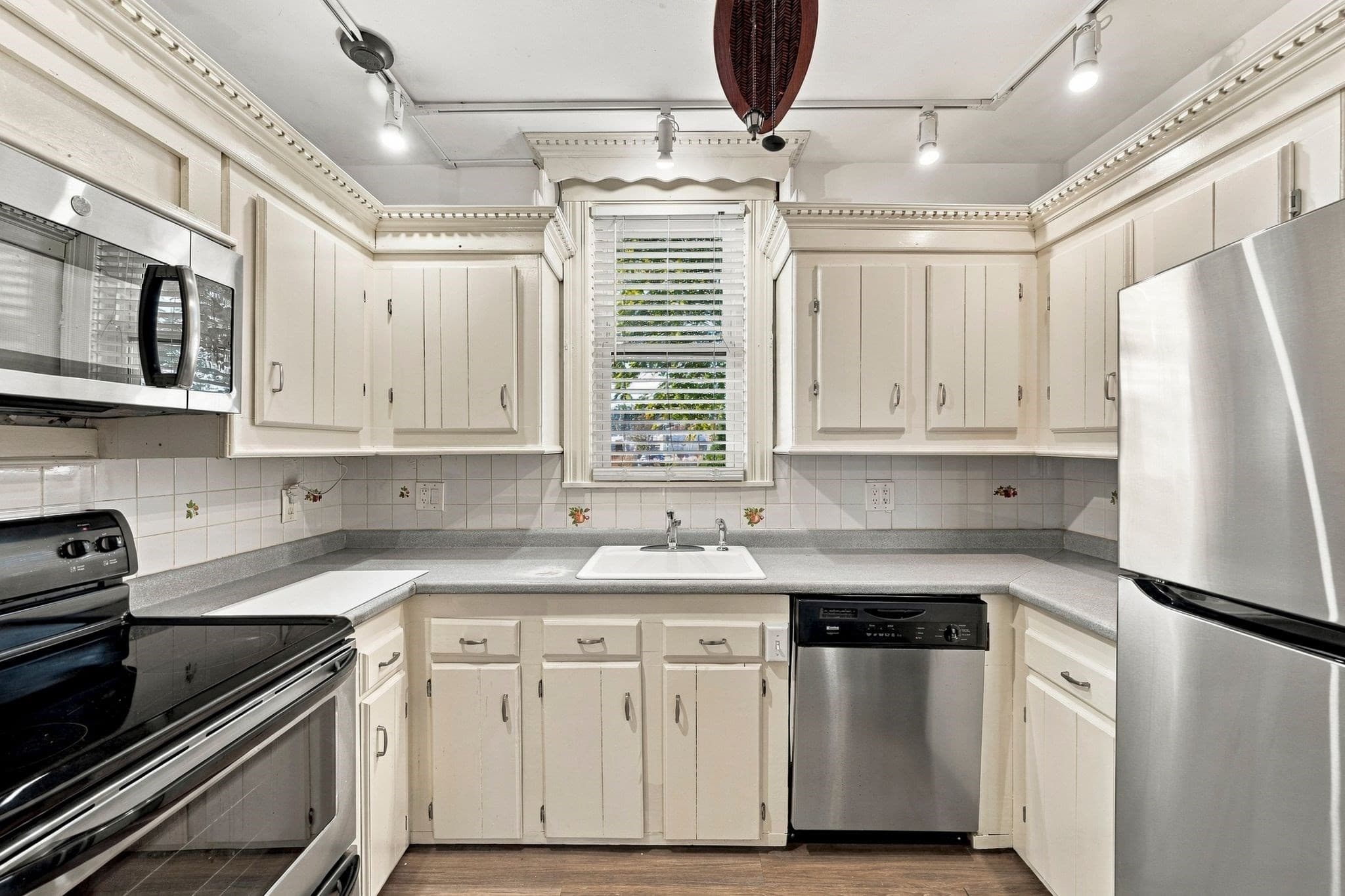 Single Family Residence at 40 Beaver St, Framingham MA 01702, photo 20 of 42