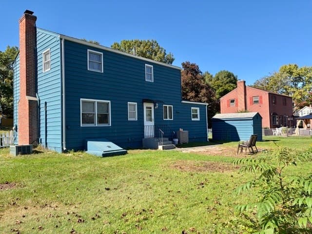 Single Family Residence at 374 Homestead Ave, Holyoke MA 01040, photo 5 of 36