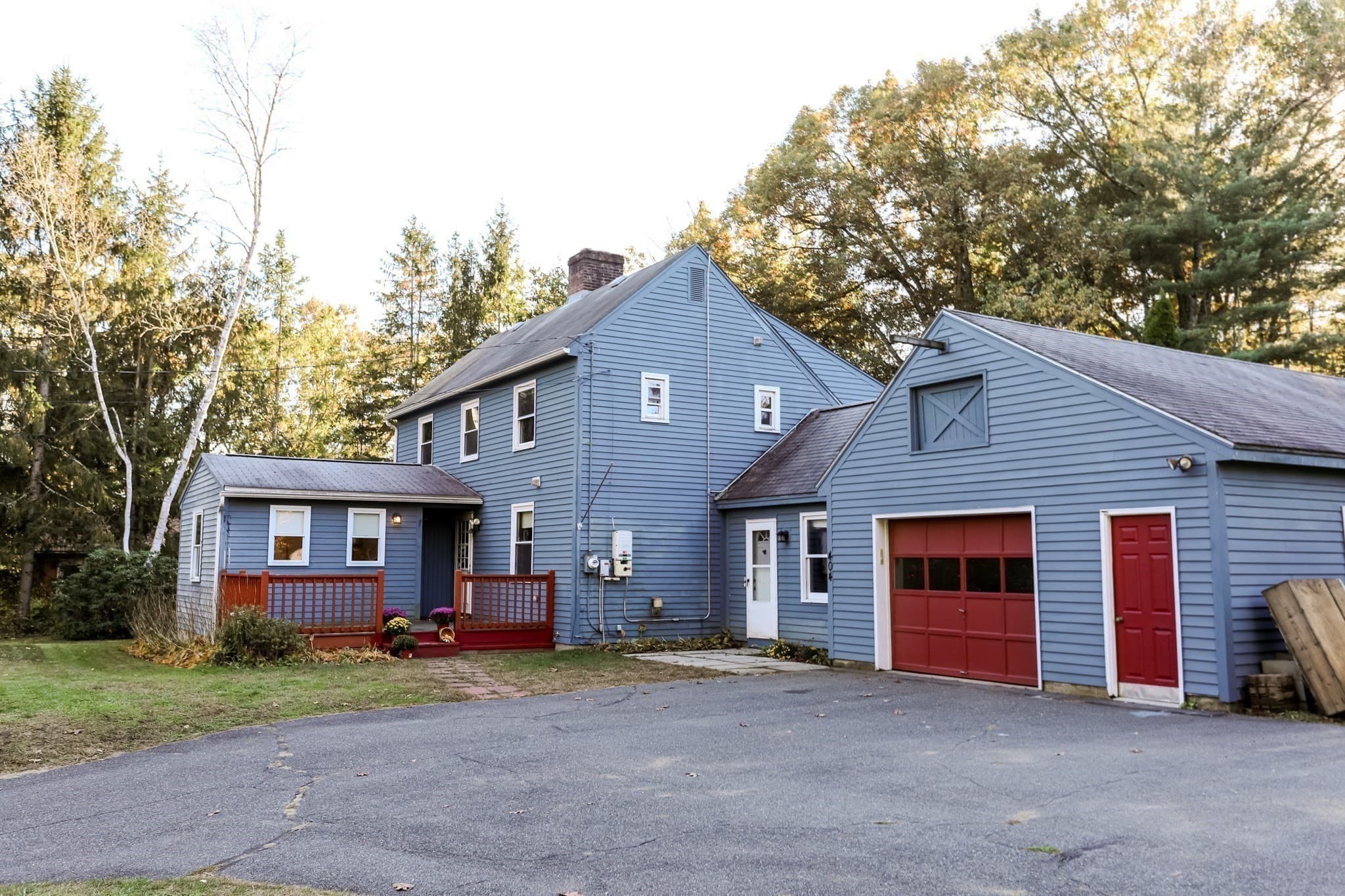 Single Family Residence at 404 Plain Road, Greenfield MA 01301, photo 4 of 35