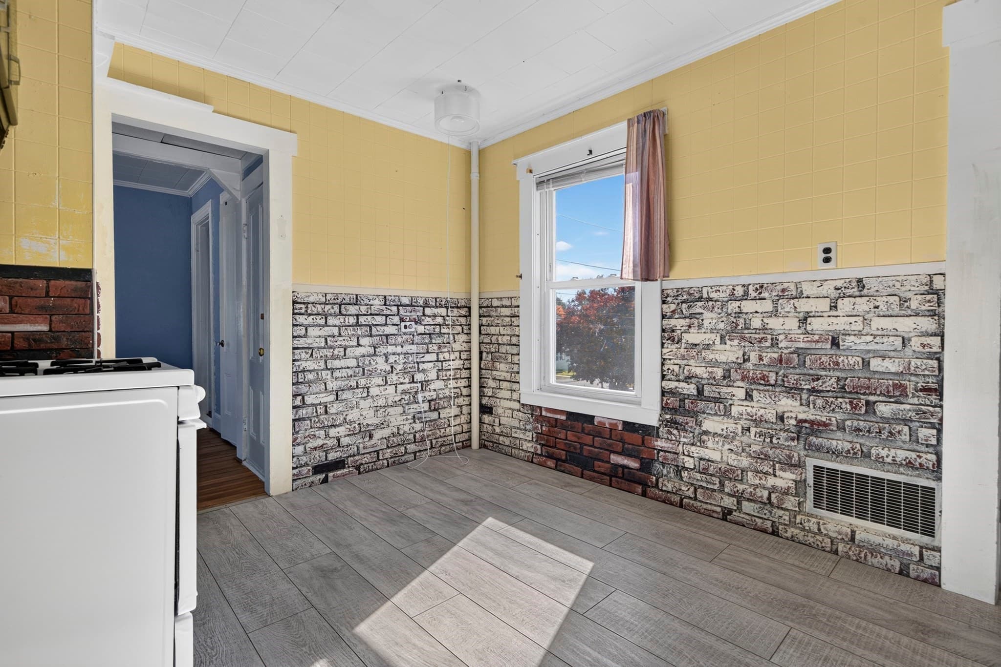 Multi Family at 13 Dane St, Peabody MA 01960, photo 19 of 40