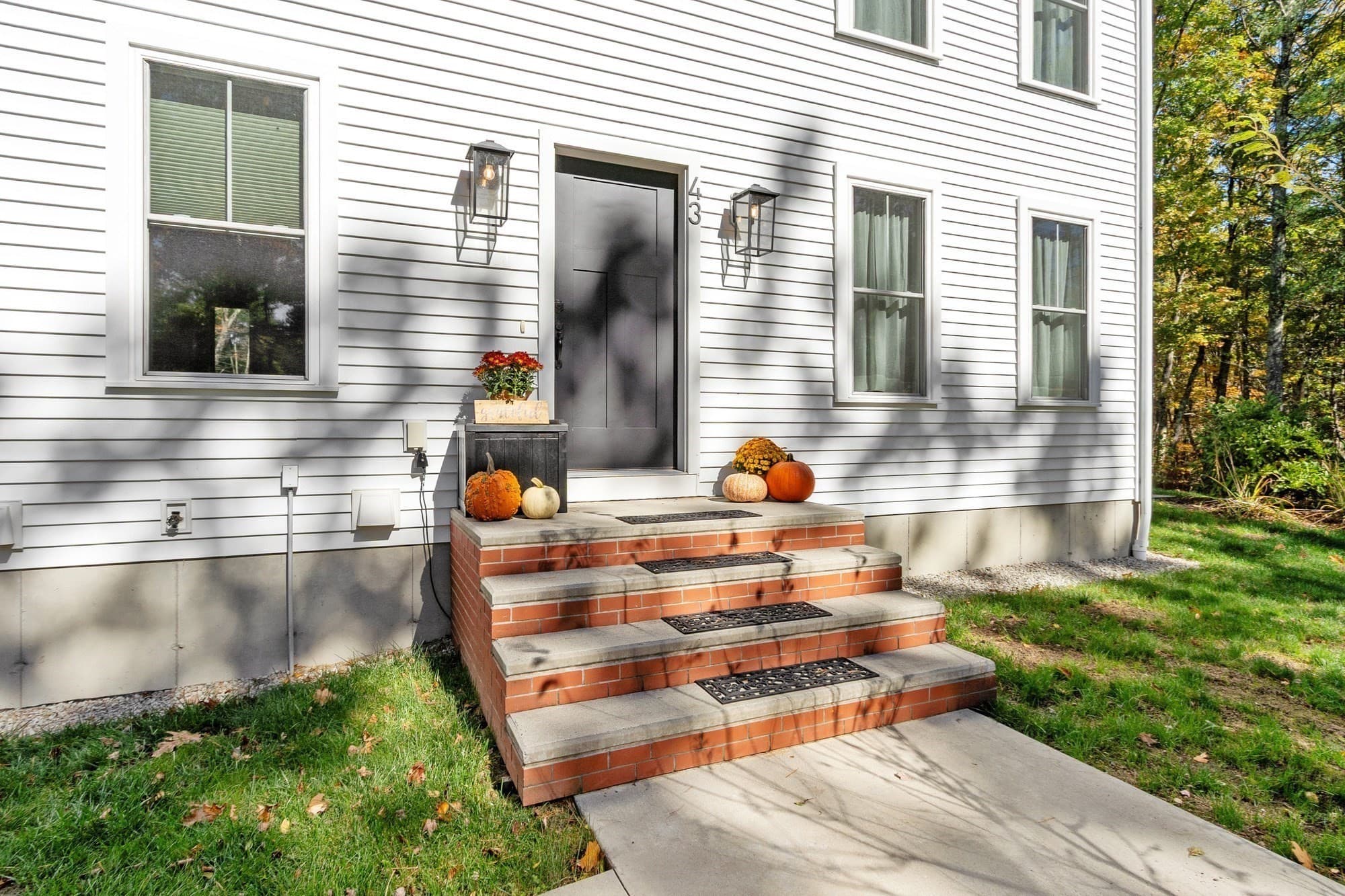 Single Family Residence at 43 Old Colony, Princeton MA 01541, photo 6 of 42