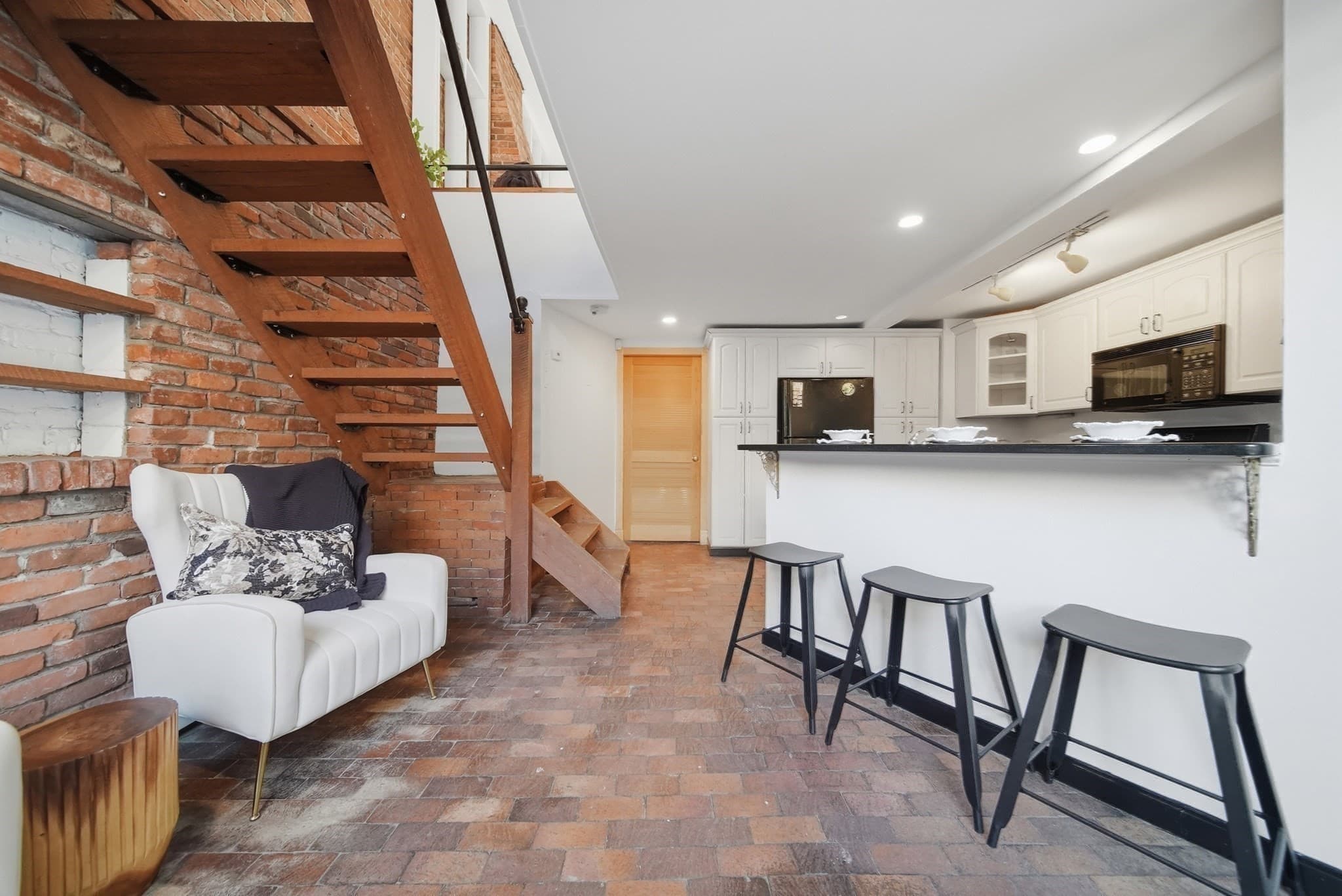 Single Family Residence at 3 Medford St, Chelsea MA 02150, photo 11 of 38
