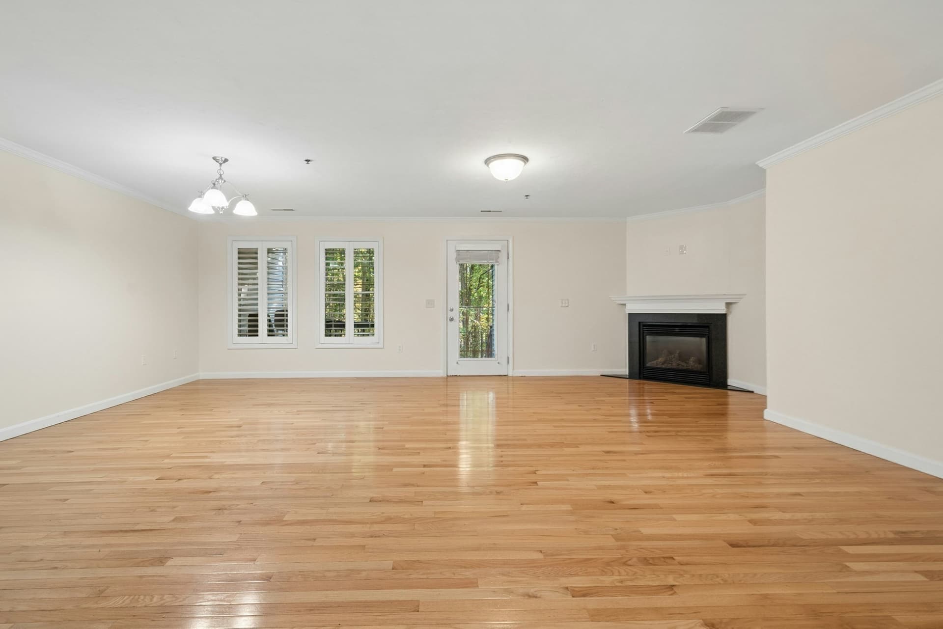 Condominium at 216 Reservoir St # 102, Holden MA 01520, photo 13 of 34