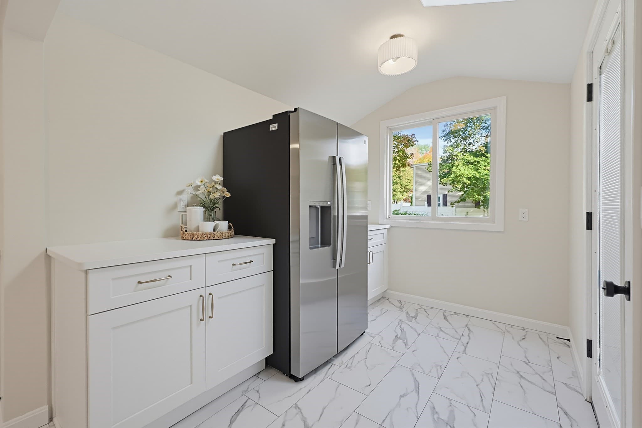 Single Family Residence at 19 Brookhaven Rd, Worcester MA 01606, photo 12 of 36