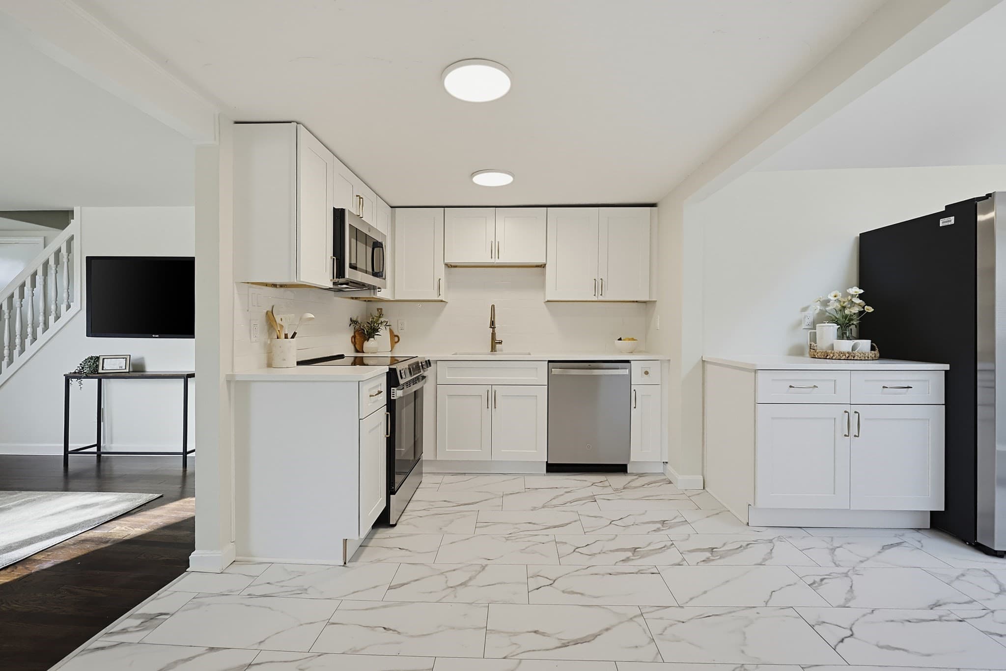 Single Family Residence at 19 Brookhaven Rd, Worcester MA 01606, photo 9 of 36