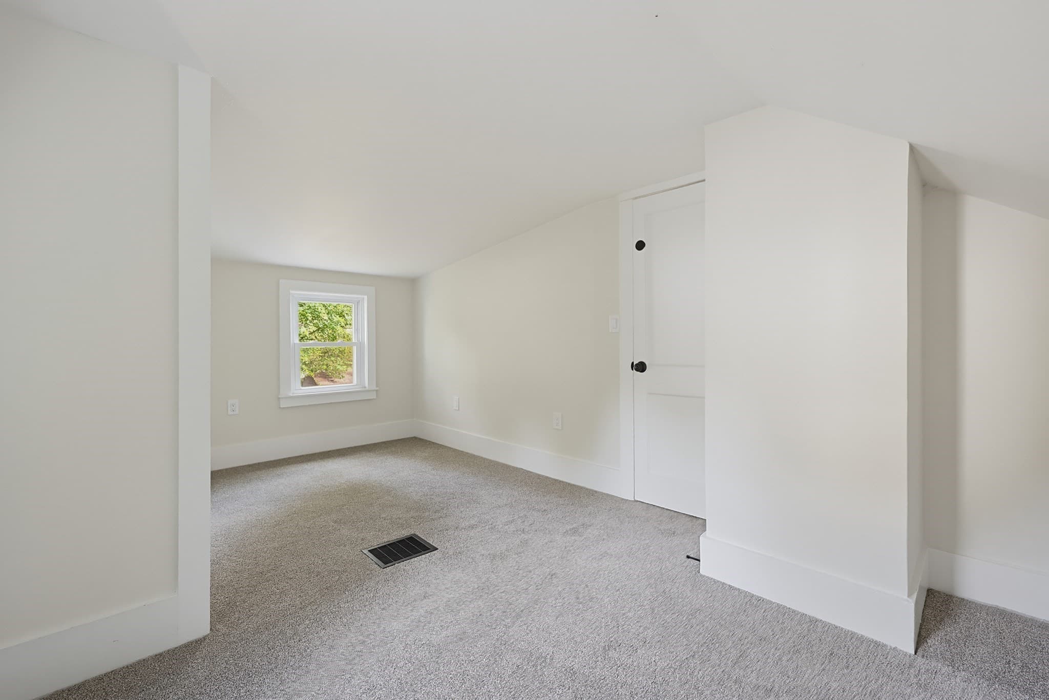 Single Family Residence at 19 Brookhaven Rd, Worcester MA 01606, photo 30 of 36
