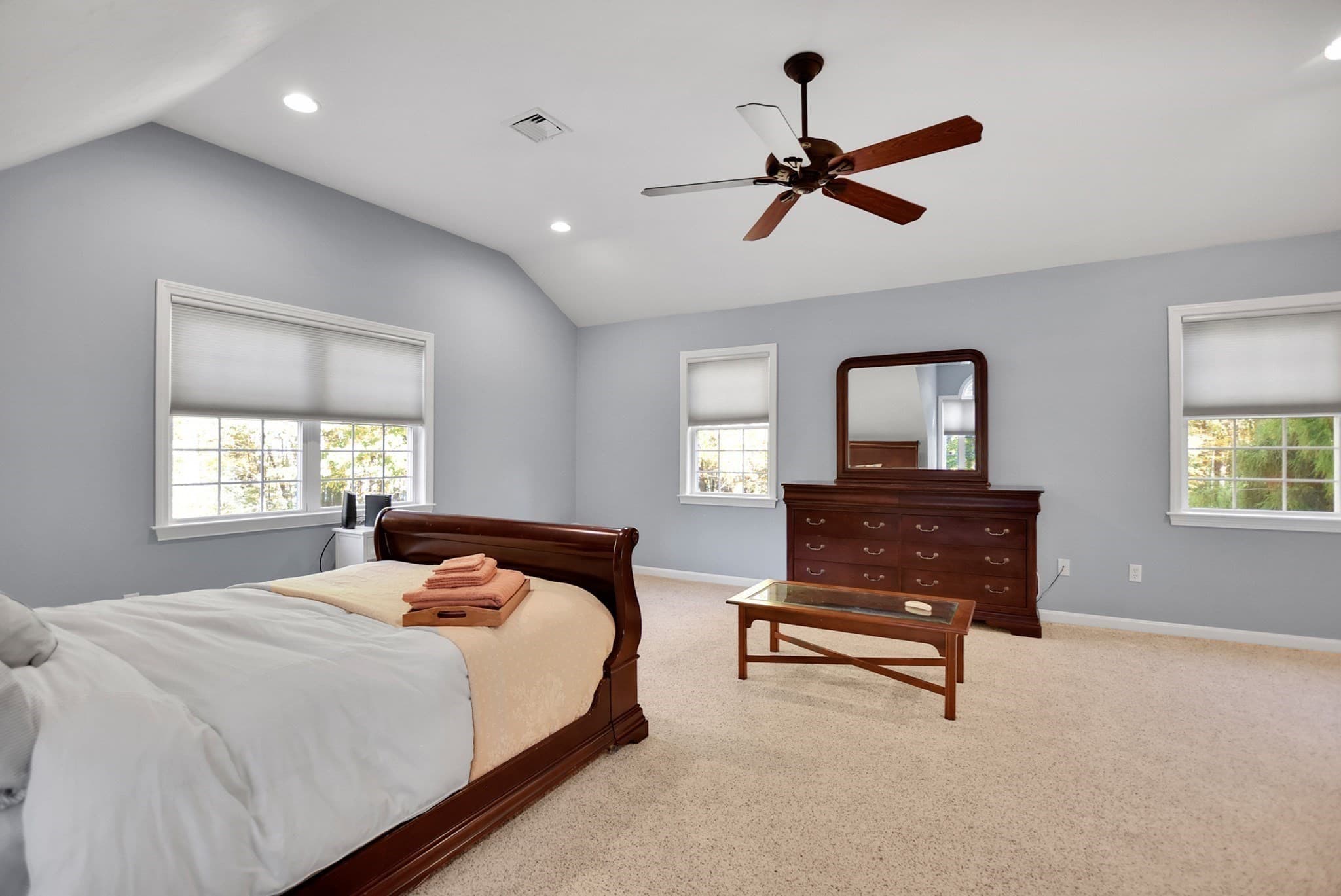 Single Family Residence at 2 Fairway View Dr, Douglas MA 01516, photo 22 of 42