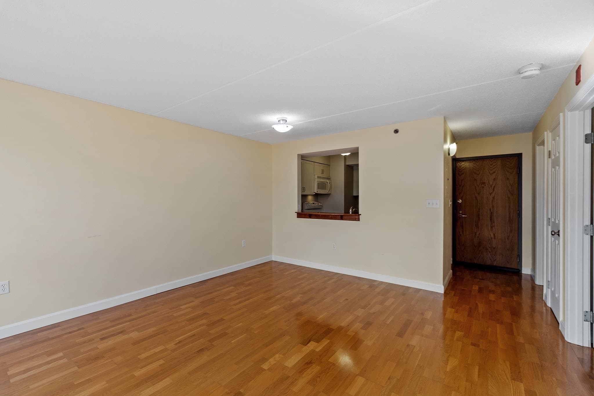 Condominium at 60 Rantoul Street # 403, Beverly MA 01915, photo 6 of 38
