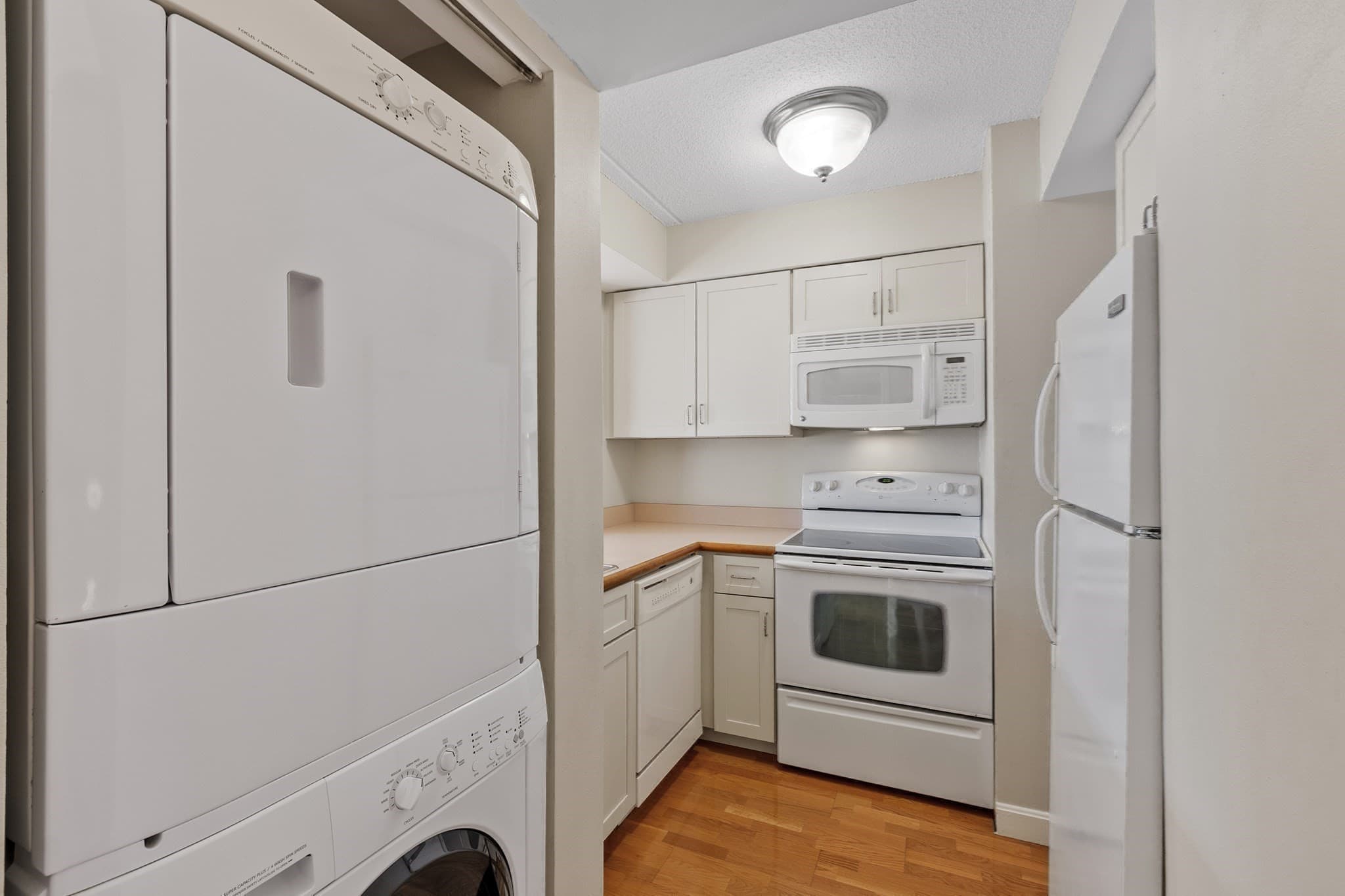 Condominium at 60 Rantoul Street # 403, Beverly MA 01915, photo 16 of 38