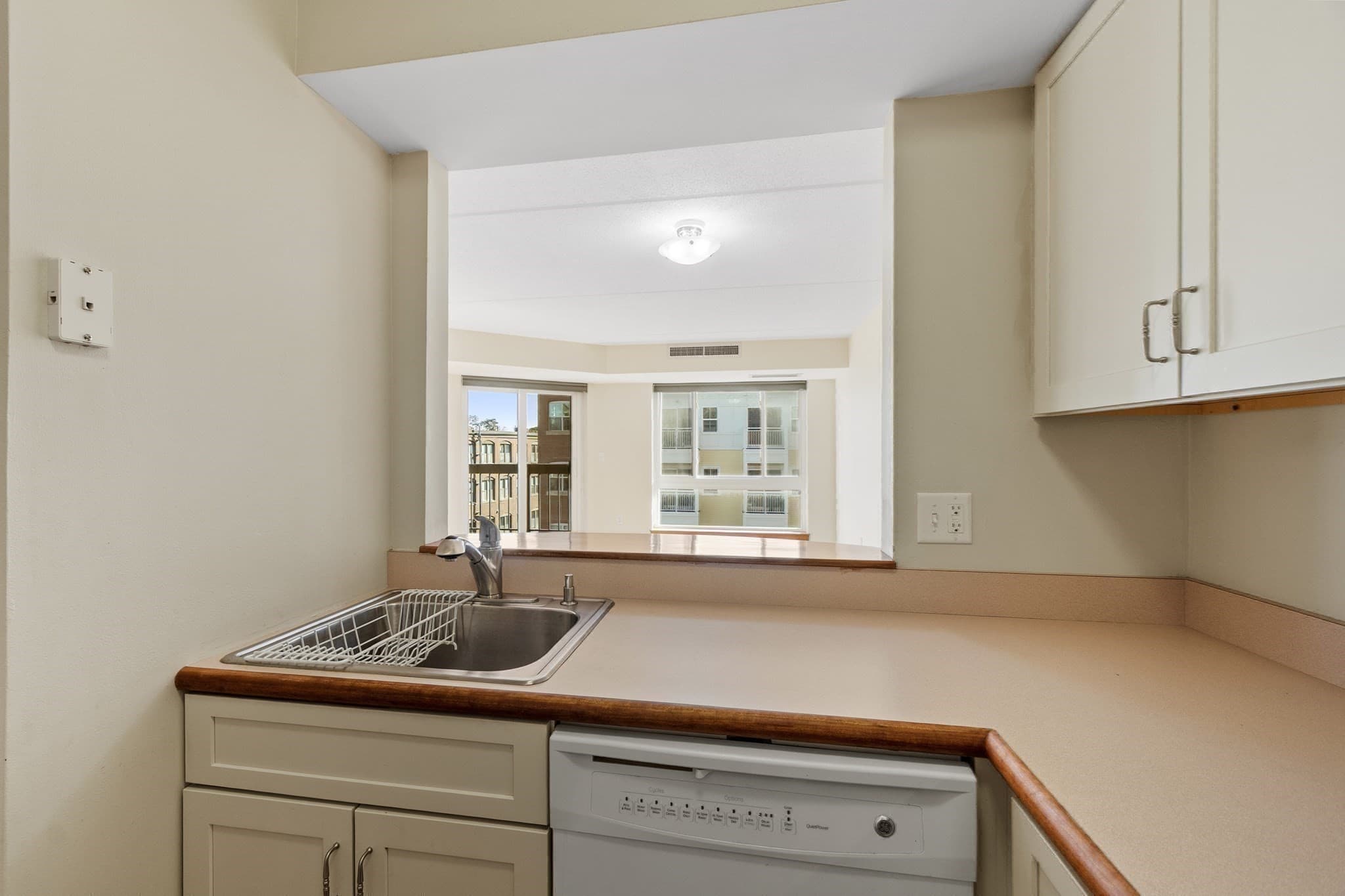 Condominium at 60 Rantoul Street # 403, Beverly MA 01915, photo 19 of 38