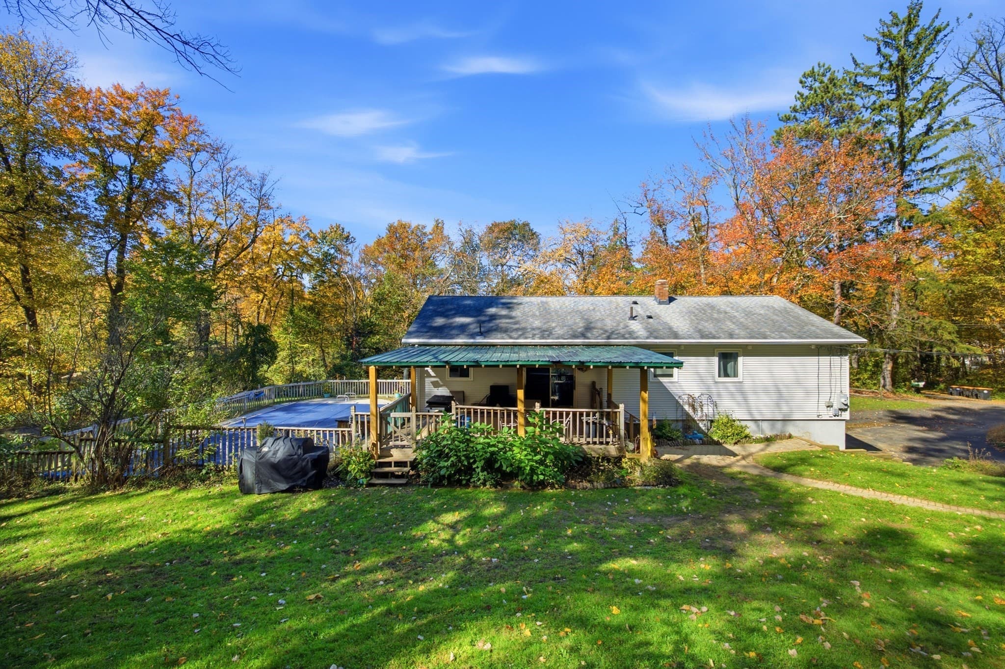 Single Family Residence at 20 Sullivan Ln, South Hadley MA 01075, photo 4 of 39