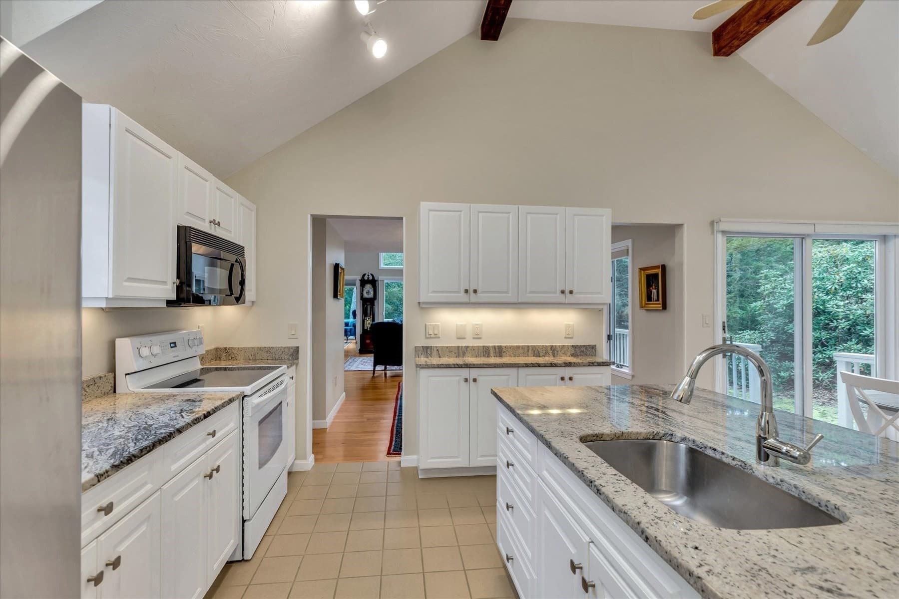 Condominium at 140 Kates Path # 140, Yarmouth MA 02675, photo 8 of 38