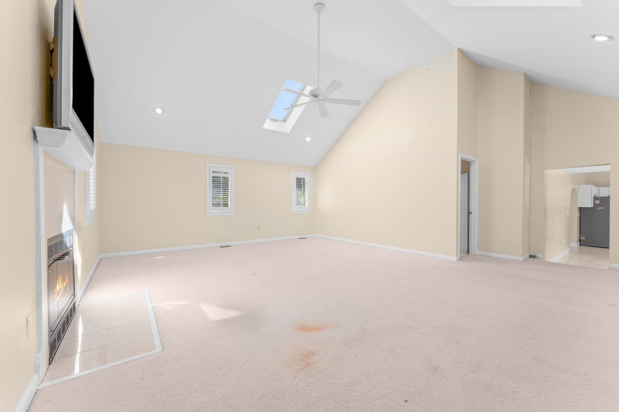 Single Family Residence at 51 Goodnow Ln, Framingham MA 01702, photo 7 of 42