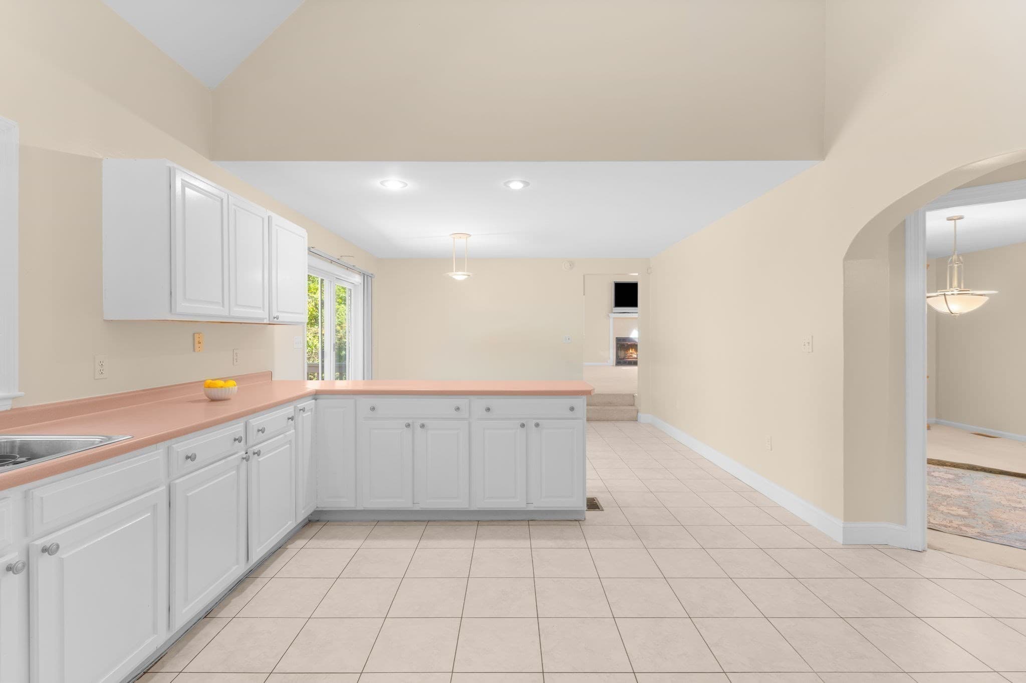 Single Family Residence at 51 Goodnow Ln, Framingham MA 01702, photo 9 of 42