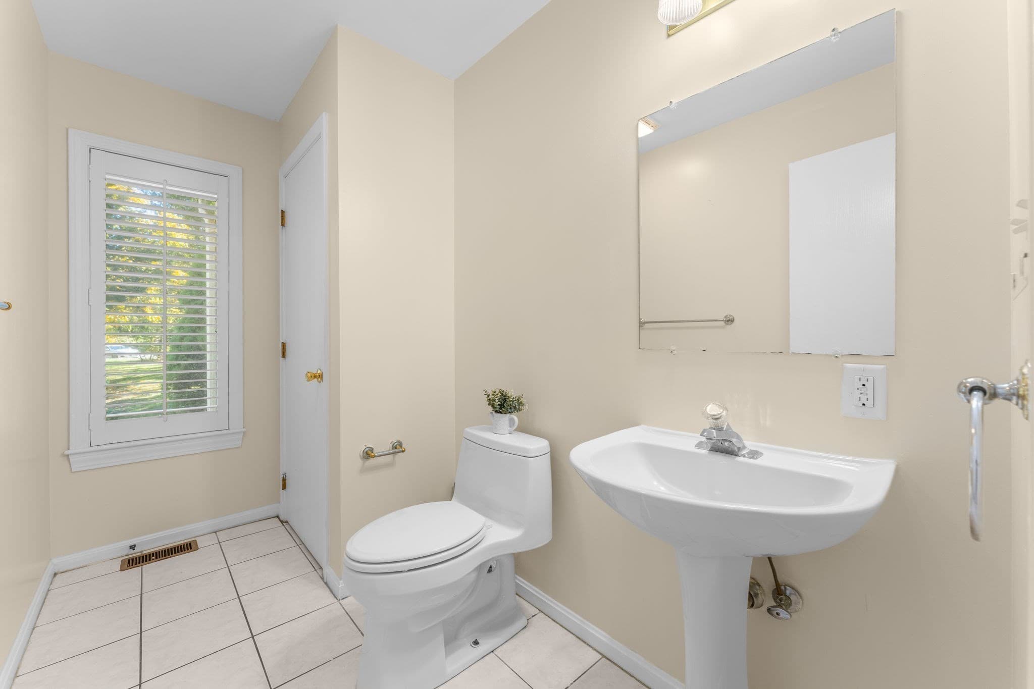 Single Family Residence at 51 Goodnow Ln, Framingham MA 01702, photo 33 of 42