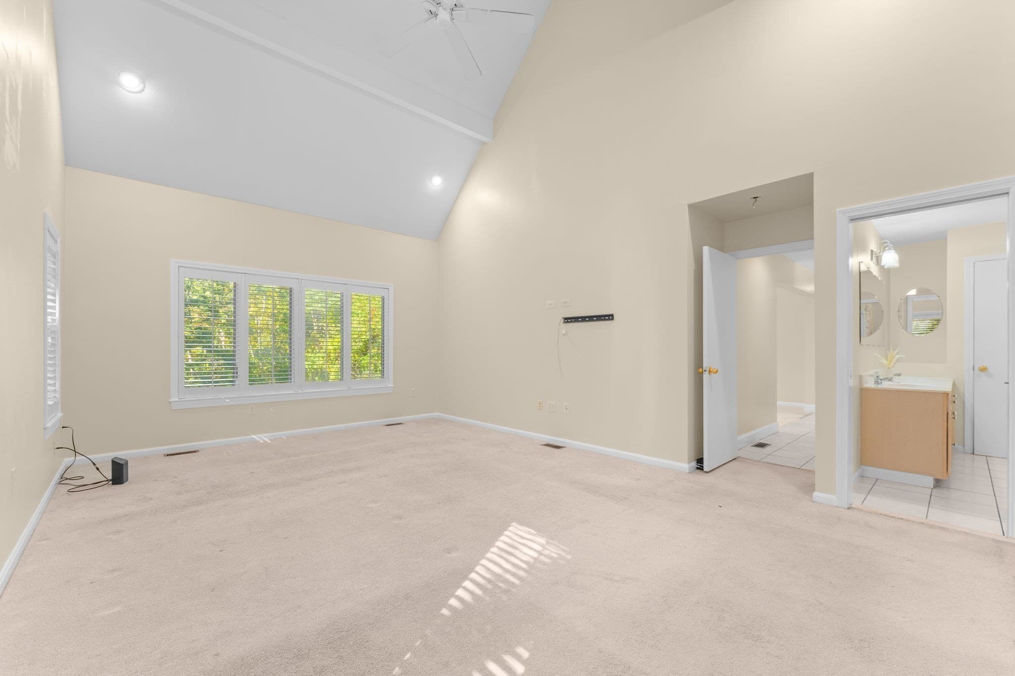 Single Family Residence at 51 Goodnow Ln, Framingham MA 01702, photo 19 of 42