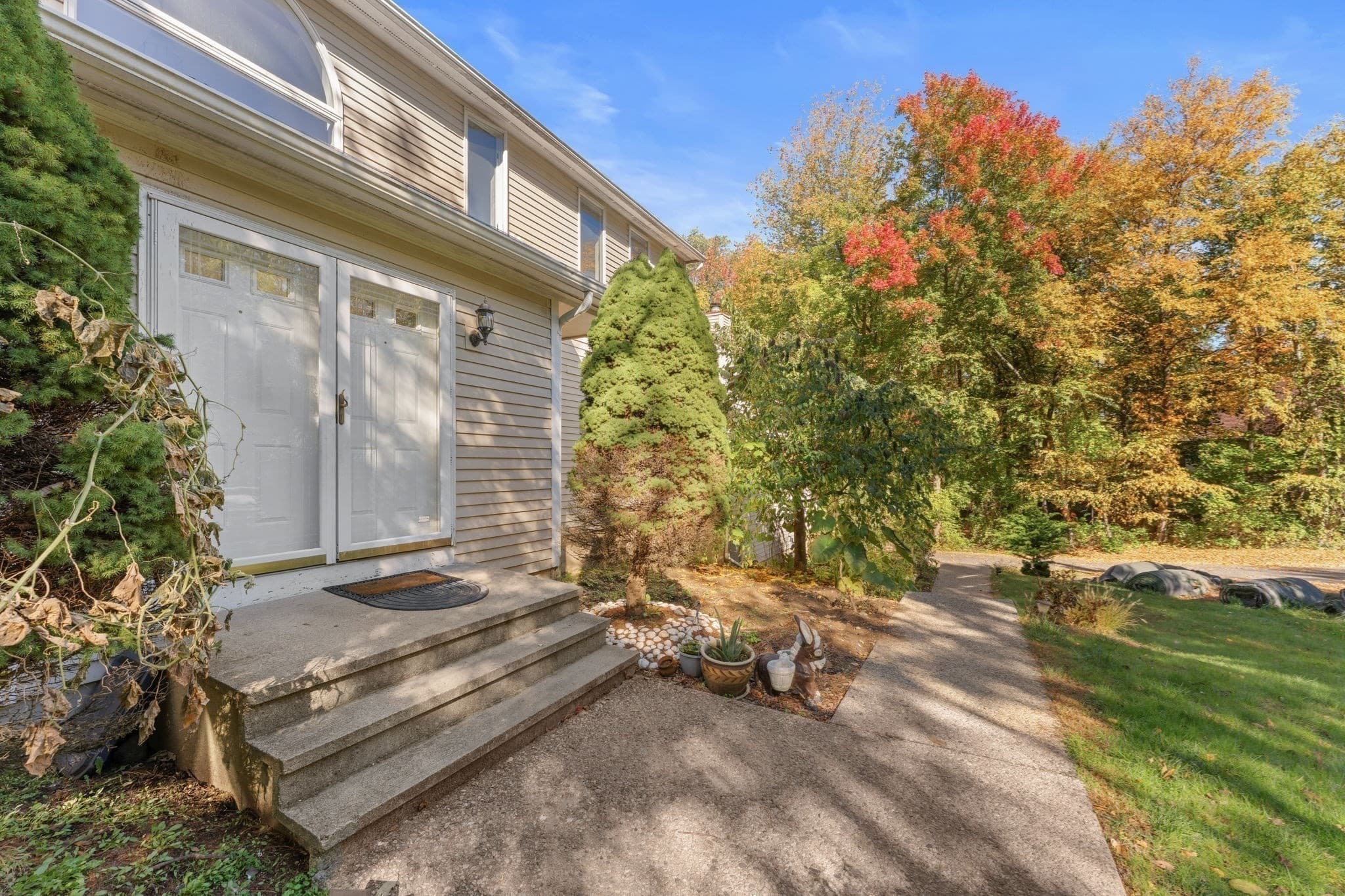 Single Family Residence at 51 Goodnow Ln, Framingham MA 01702, photo 40 of 42