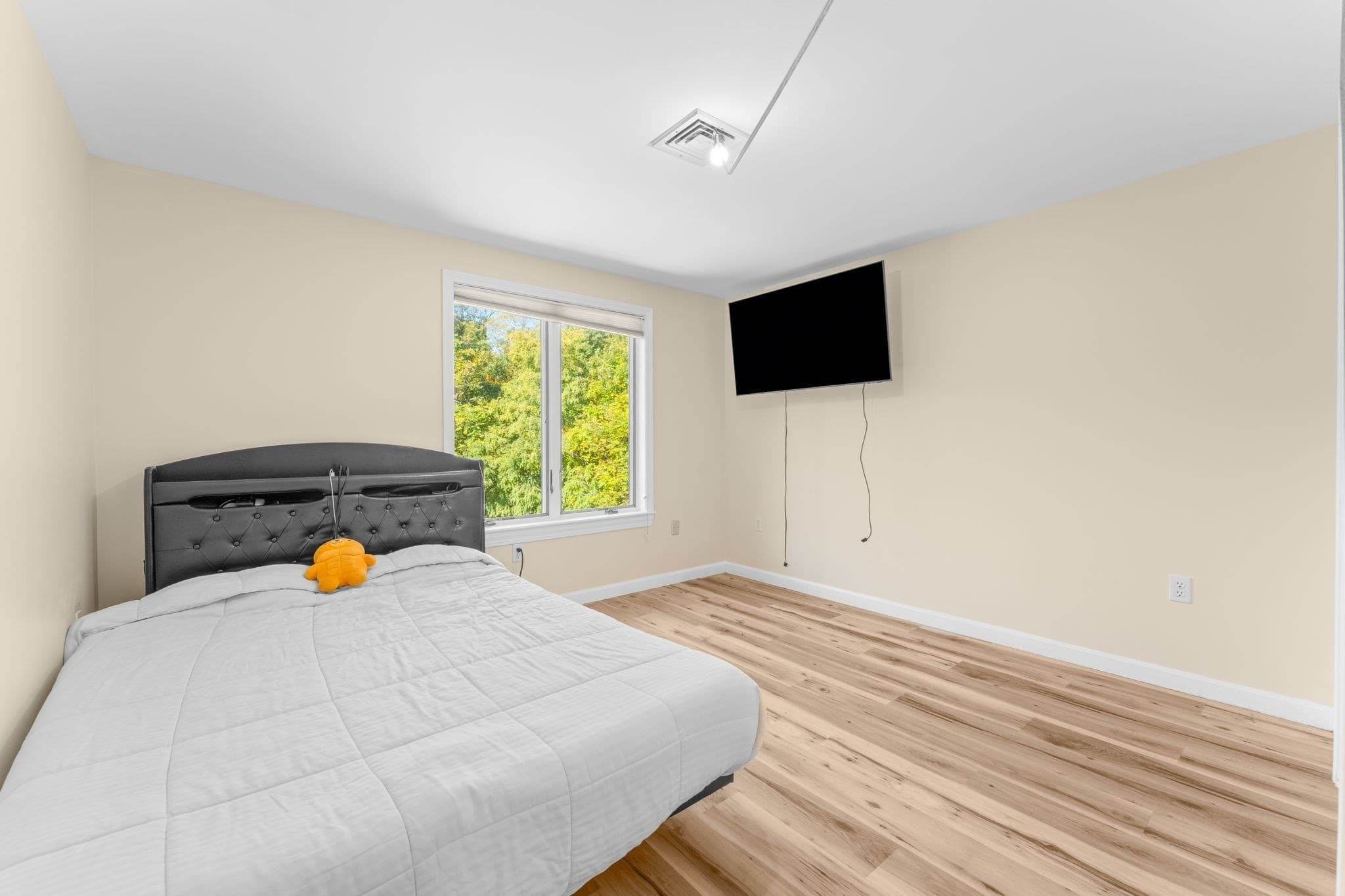 Single Family Residence at 51 Goodnow Ln, Framingham MA 01702, photo 31 of 42