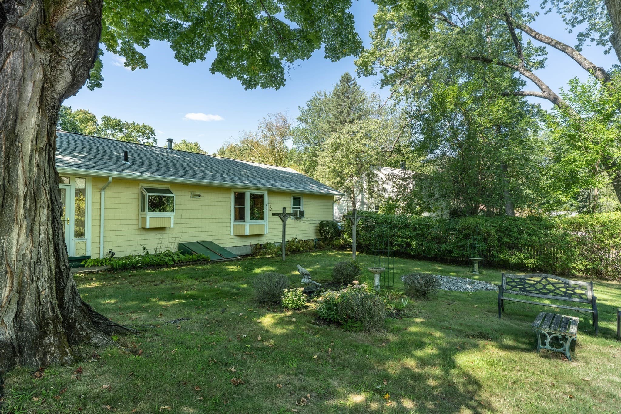 Single Family Residence at 25 Murphy Ter, Northampton MA 01060, photo 4 of 36
