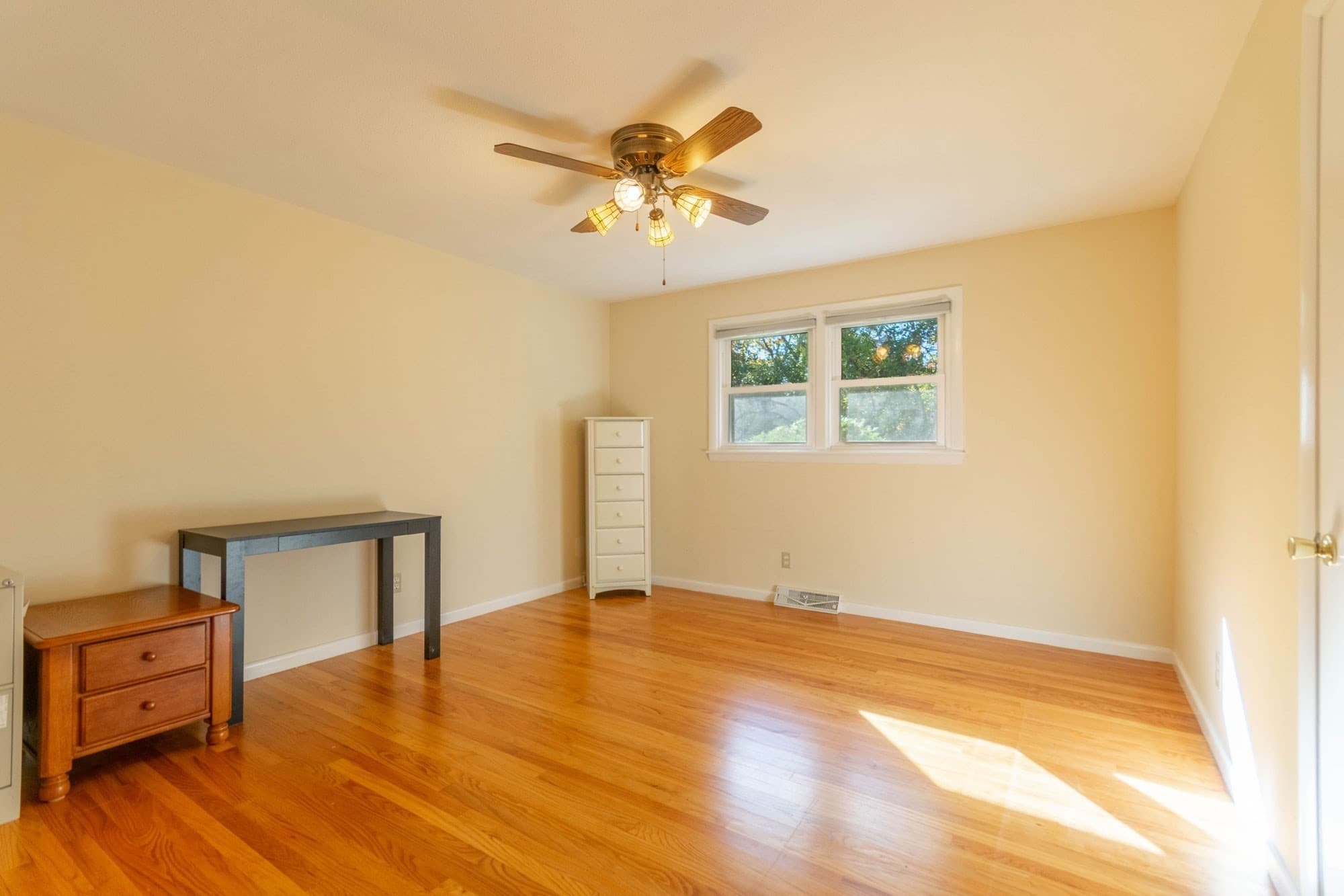 Single Family Residence at 194 Redfern Dr, Longmeadow MA 01106, photo 24 of 36