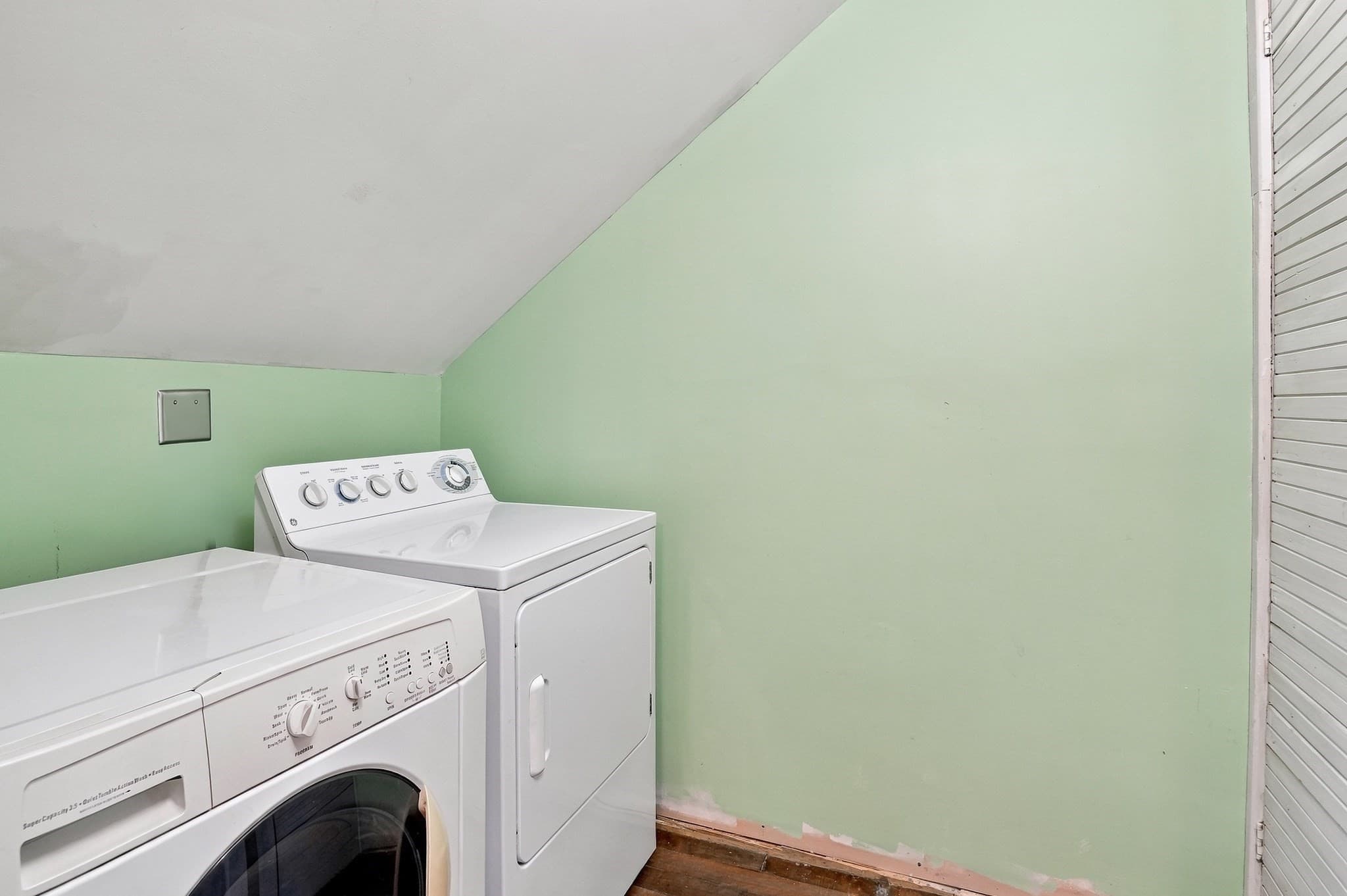 Single Family Residence at 3 Cutting Avenue, Worcester MA 01606, photo 27 of 31