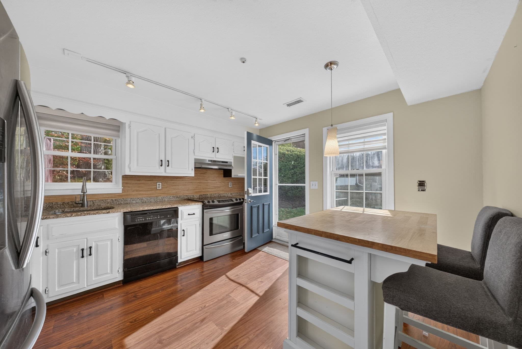Condominium at 199 Erin Rd # 199, Stoughton MA 02072, photo 3 of 24