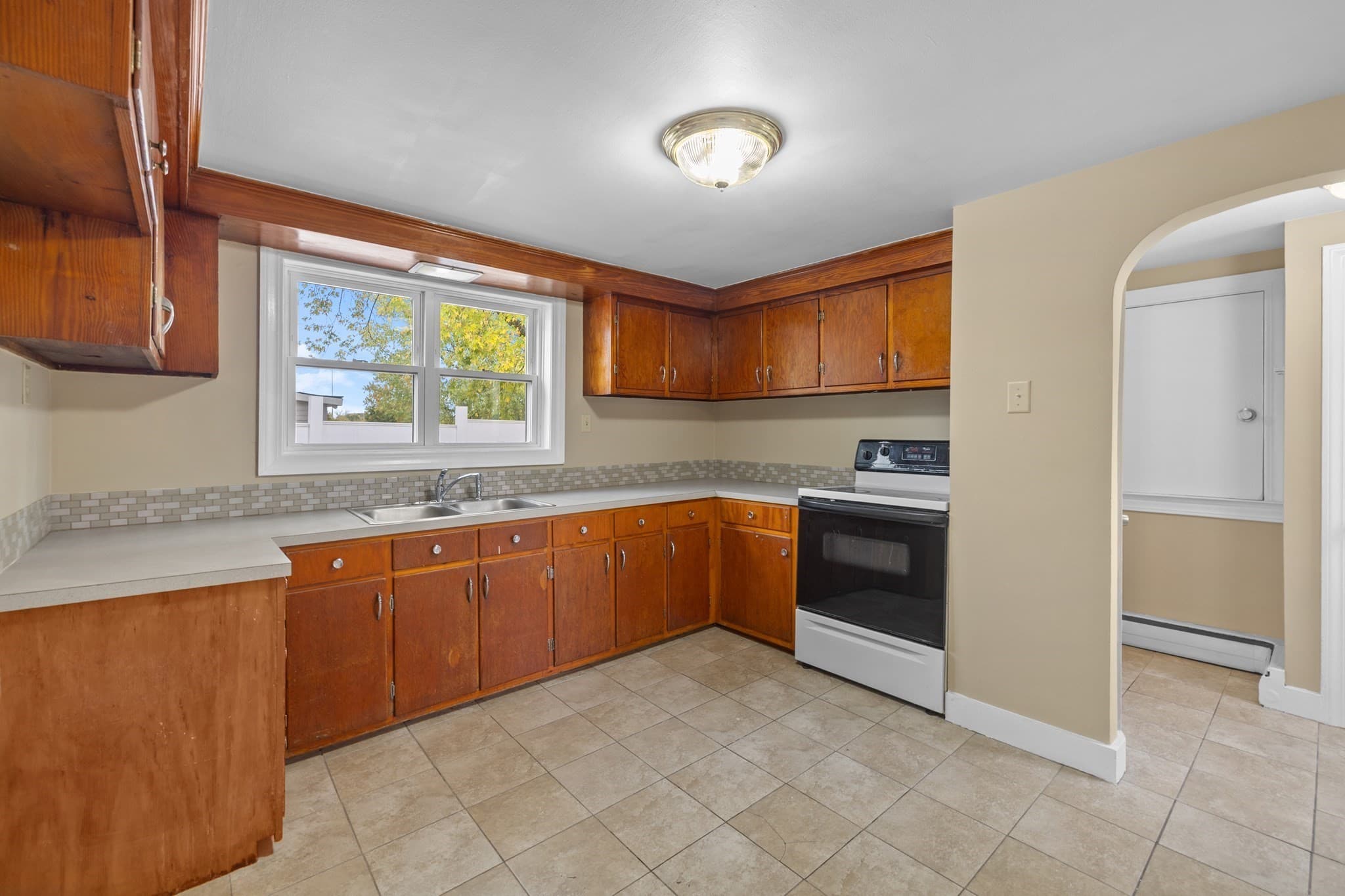 Single Family Residence at 41 Linwood Ave, Methuen MA 01844, photo 7 of 22