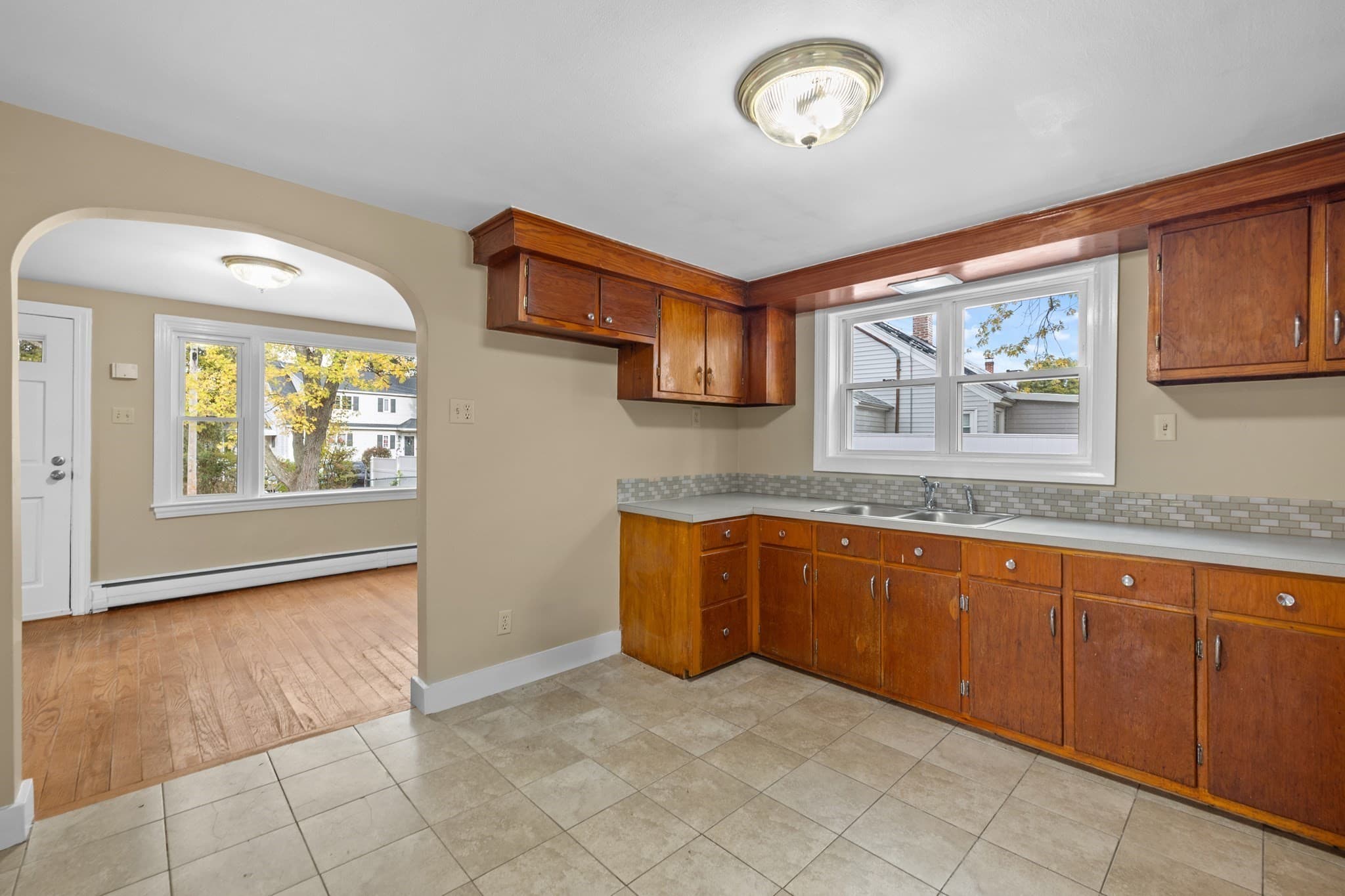 Single Family Residence at 41 Linwood Ave, Methuen MA 01844, photo 5 of 22