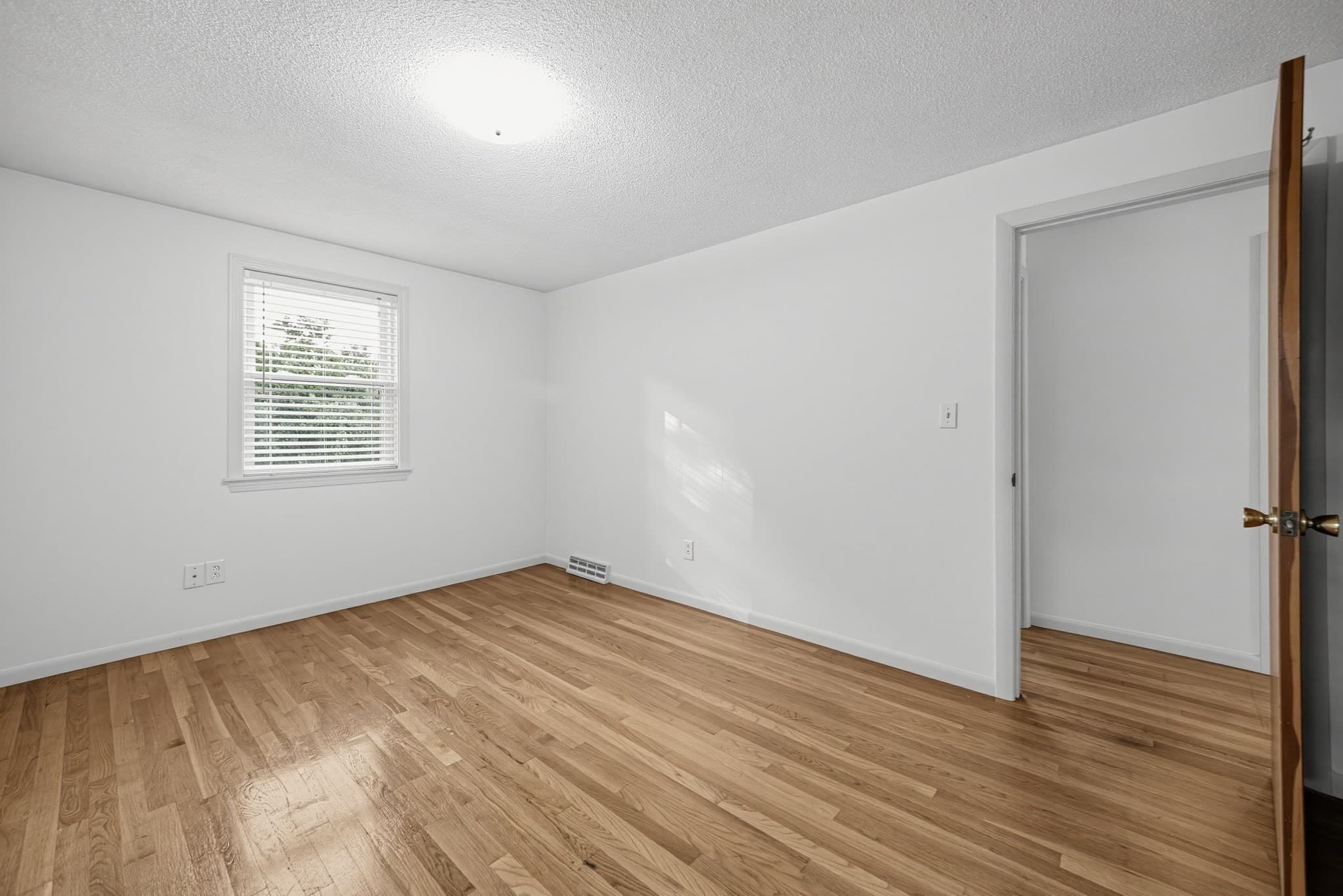 Single Family Residence at 7 Phyllis Drive, Billerica MA 01821, photo 23 of 34