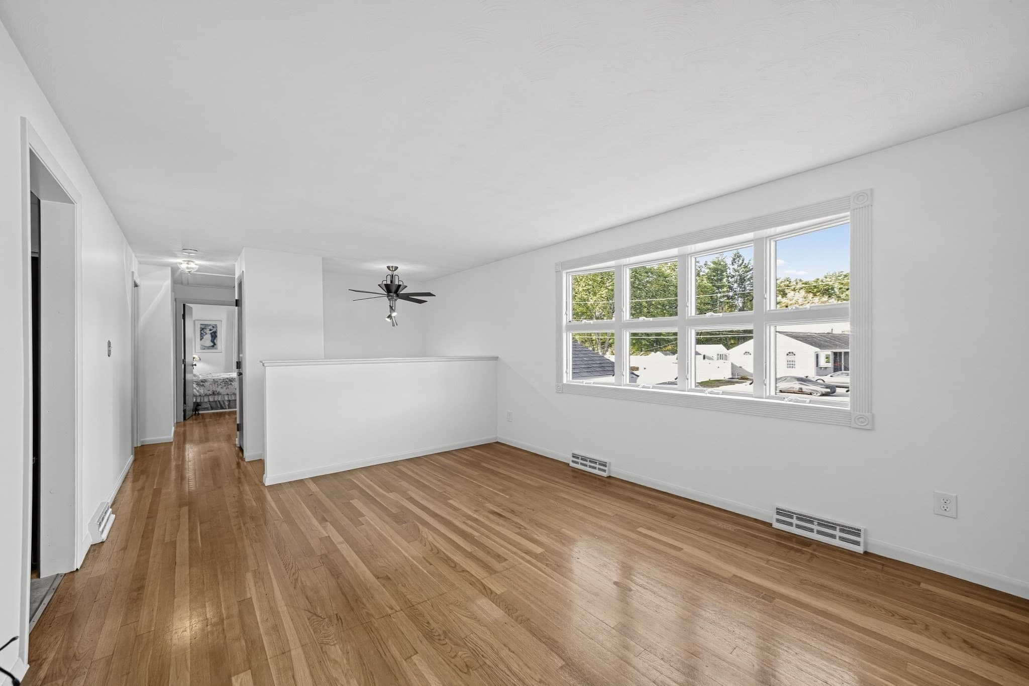 Single Family Residence at 7 Phyllis Drive, Billerica MA 01821, photo 10 of 34