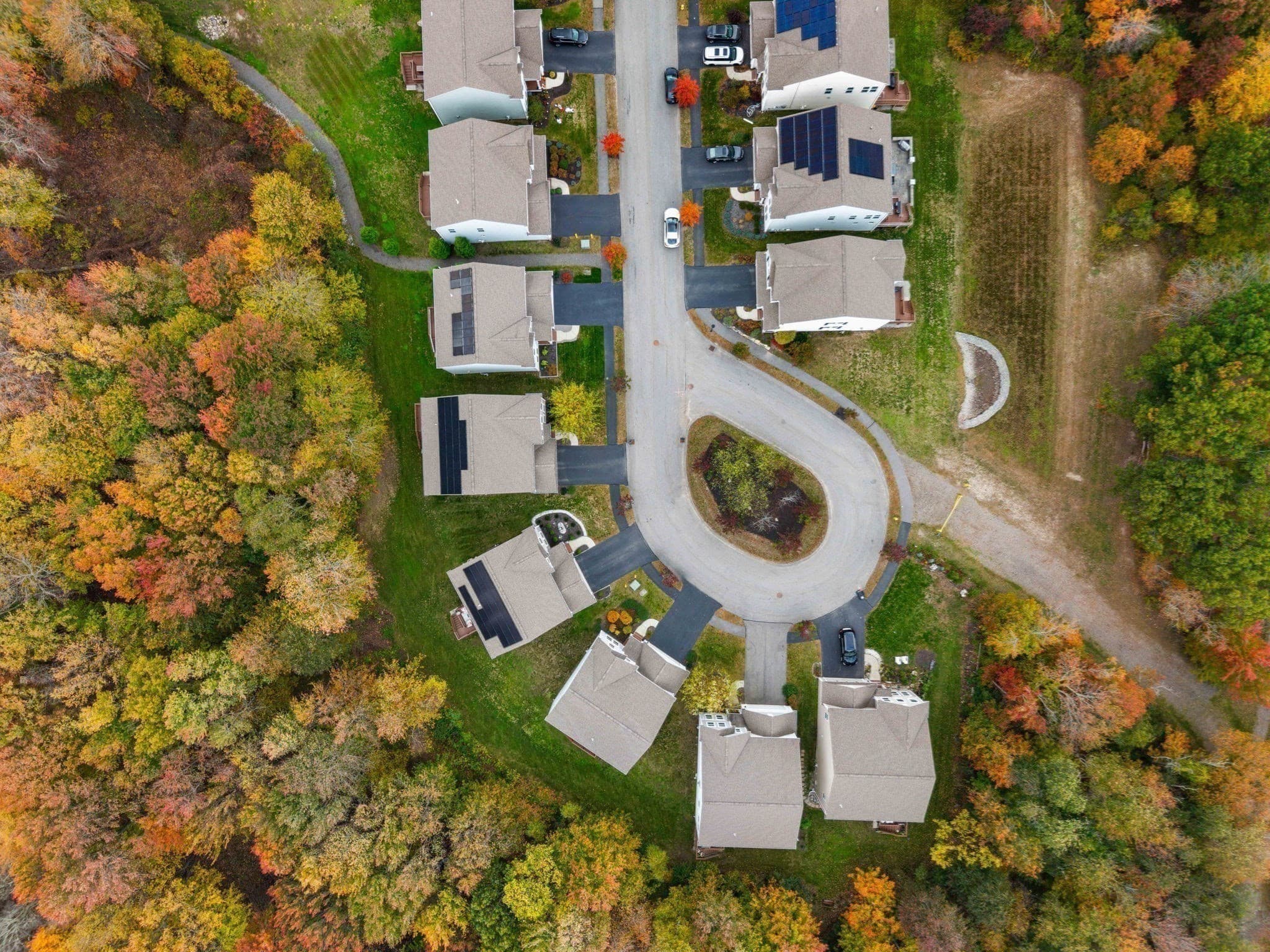 Single Family Residence at 33 Skyhawk Cir, Weymouth MA 02190, photo 37 of 40