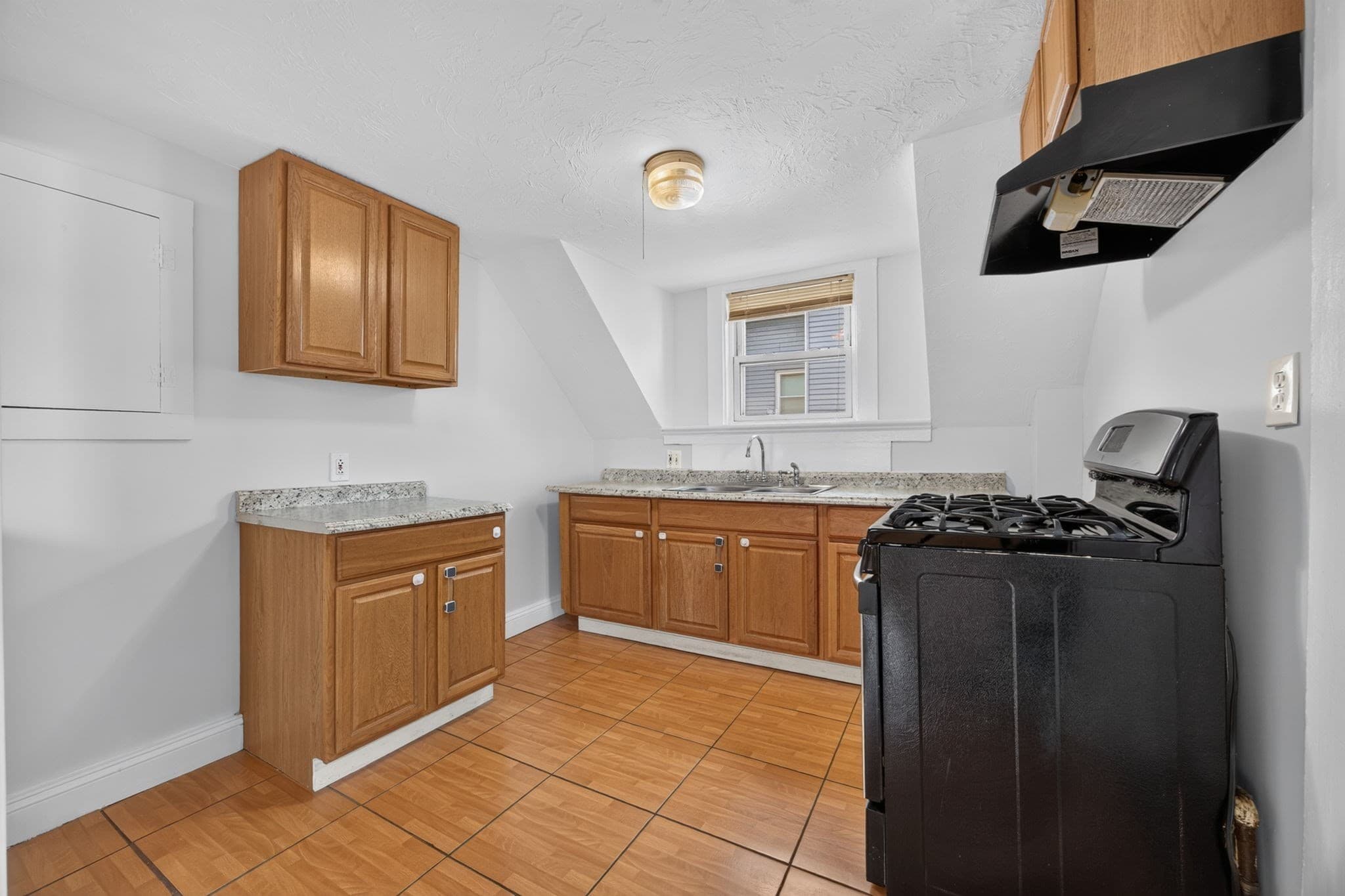 Multi Family at 48 Breed St, Lynn MA 01902, photo 16 of 42