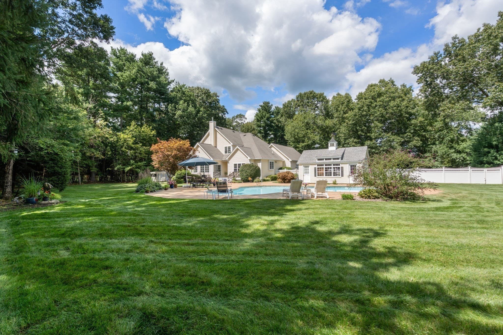 Single Family Residence at 784 Washington St, Franklin MA 02038, photo 5 of 42
