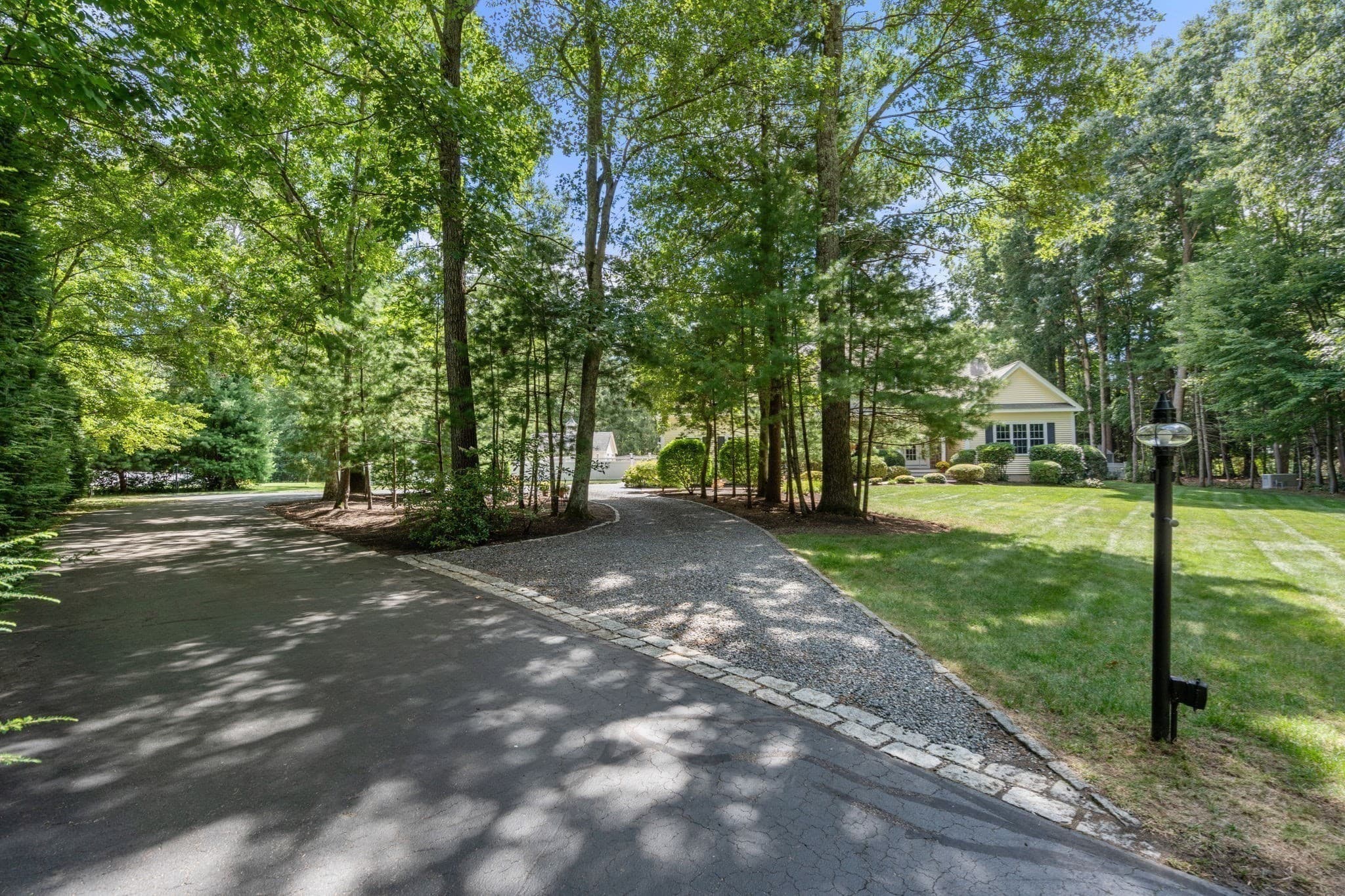 Single Family Residence at 784 Washington St, Franklin MA 02038, photo 10 of 42