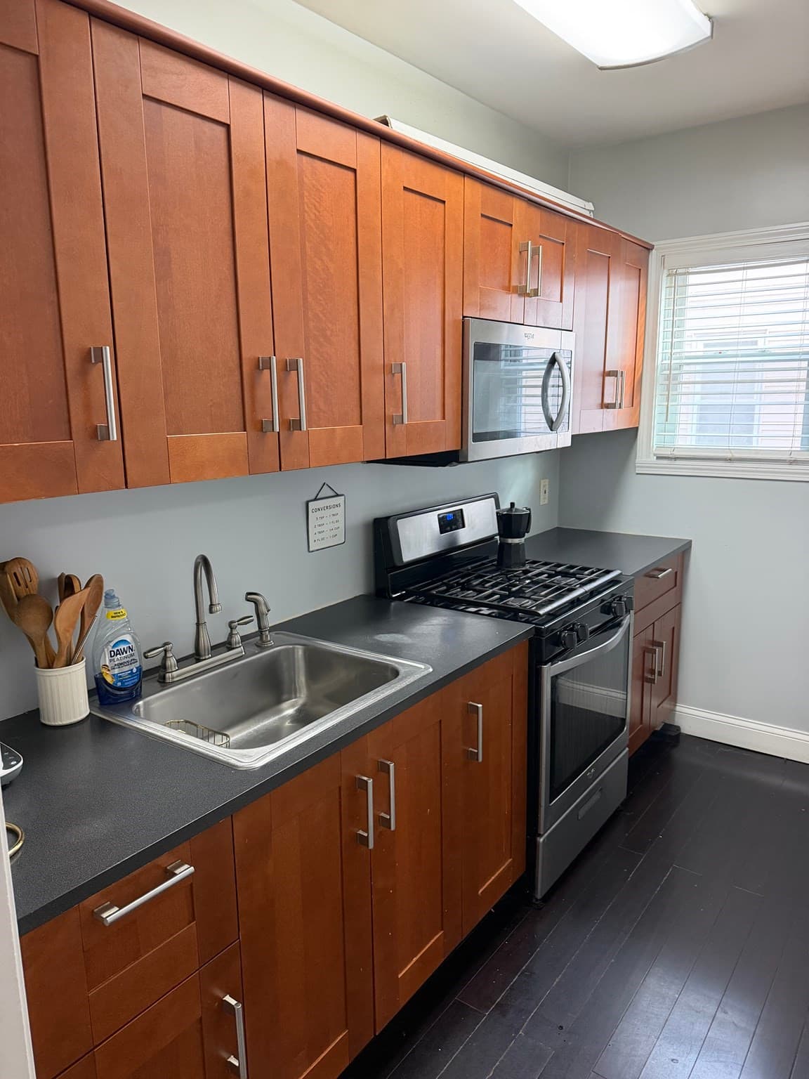 3 Family at 248-250 Bailey, Lawrence MA 01843, photo 8 of 10