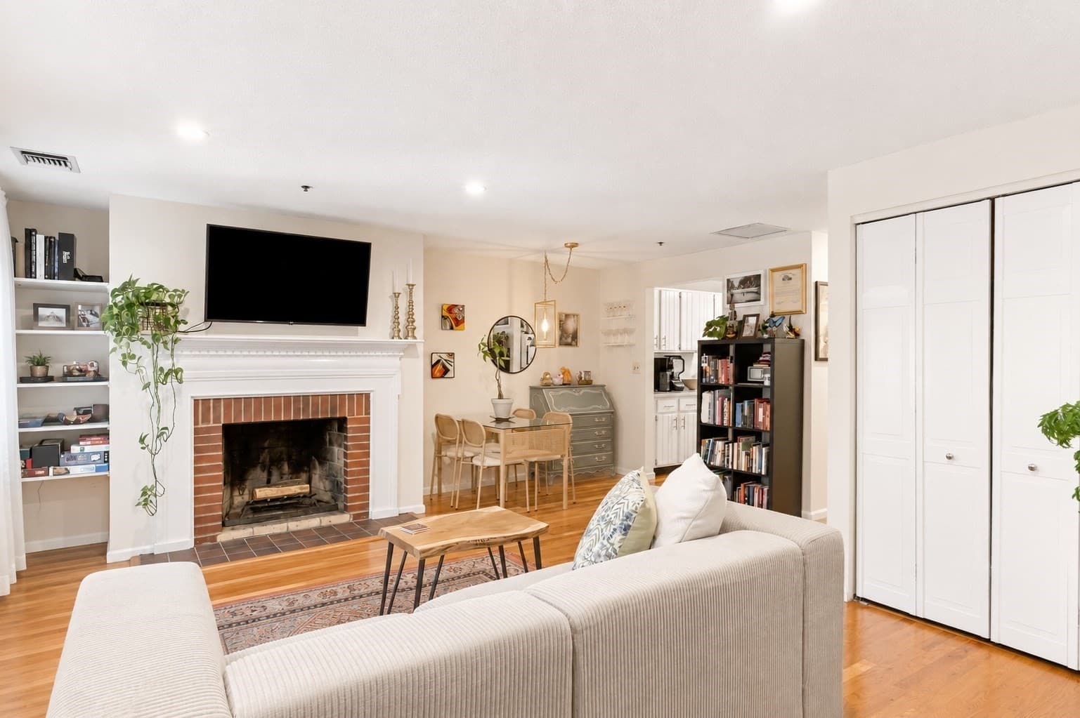Condominium at 15 Main Street # B, Boston MA 02129, photo 5 of 11