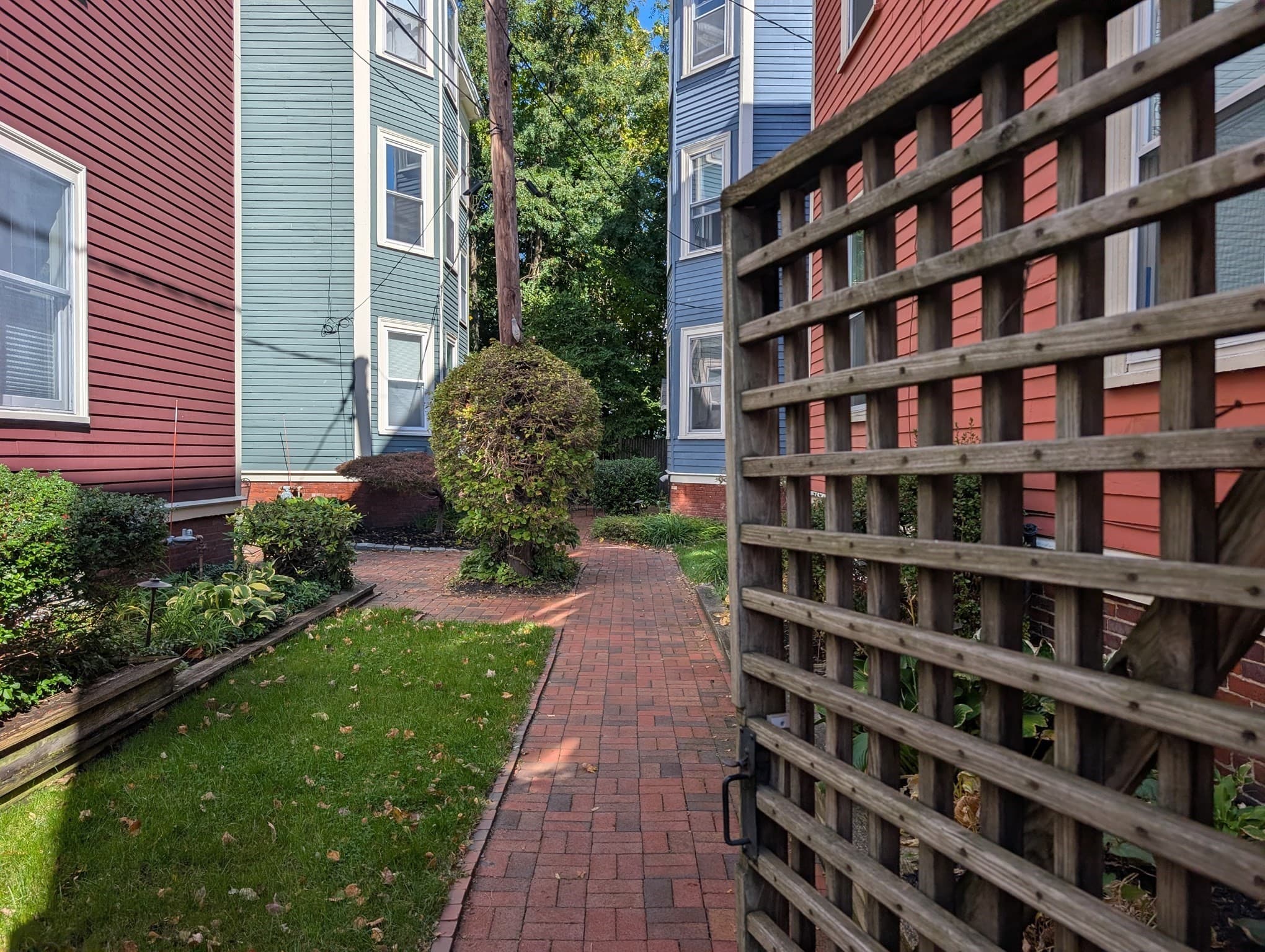 16-1/2 Magnolia Ave # 2, Cambridge MA 02138