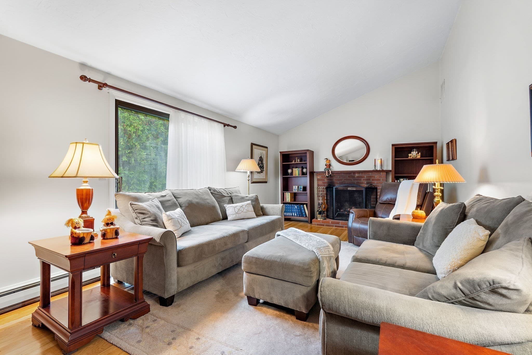 Single Family Residence at 1 Indian Meadow Drive, Northborough MA 01532, photo 6 of 42