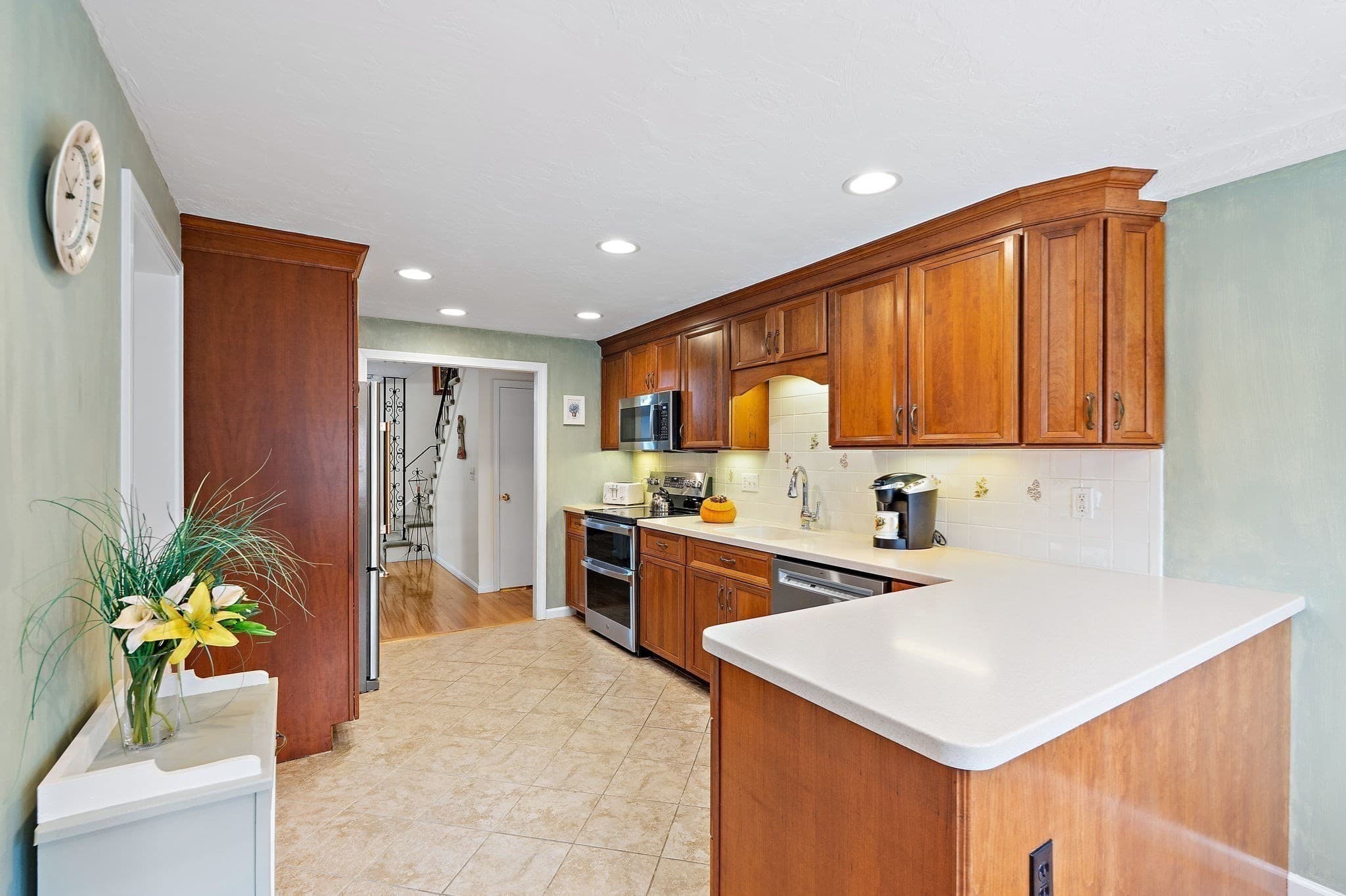 Single Family Residence at 1 Indian Meadow Drive, Northborough MA 01532, photo 10 of 42
