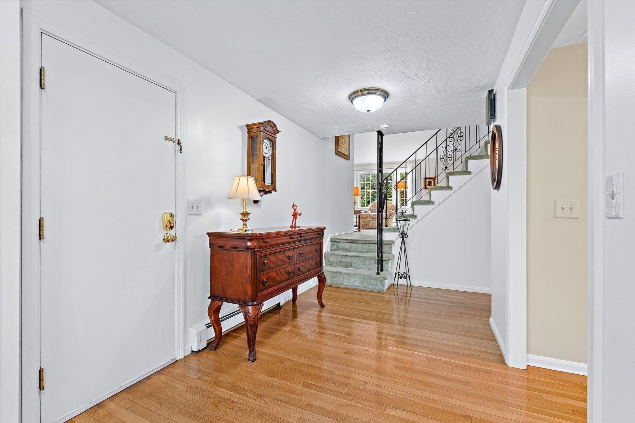 Single Family Residence at 1 Indian Meadow Drive, Northborough MA 01532, photo 4 of 42