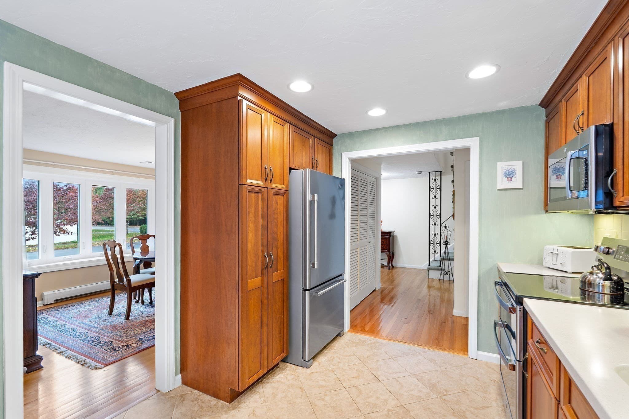Single Family Residence at 1 Indian Meadow Drive, Northborough MA 01532, photo 8 of 42