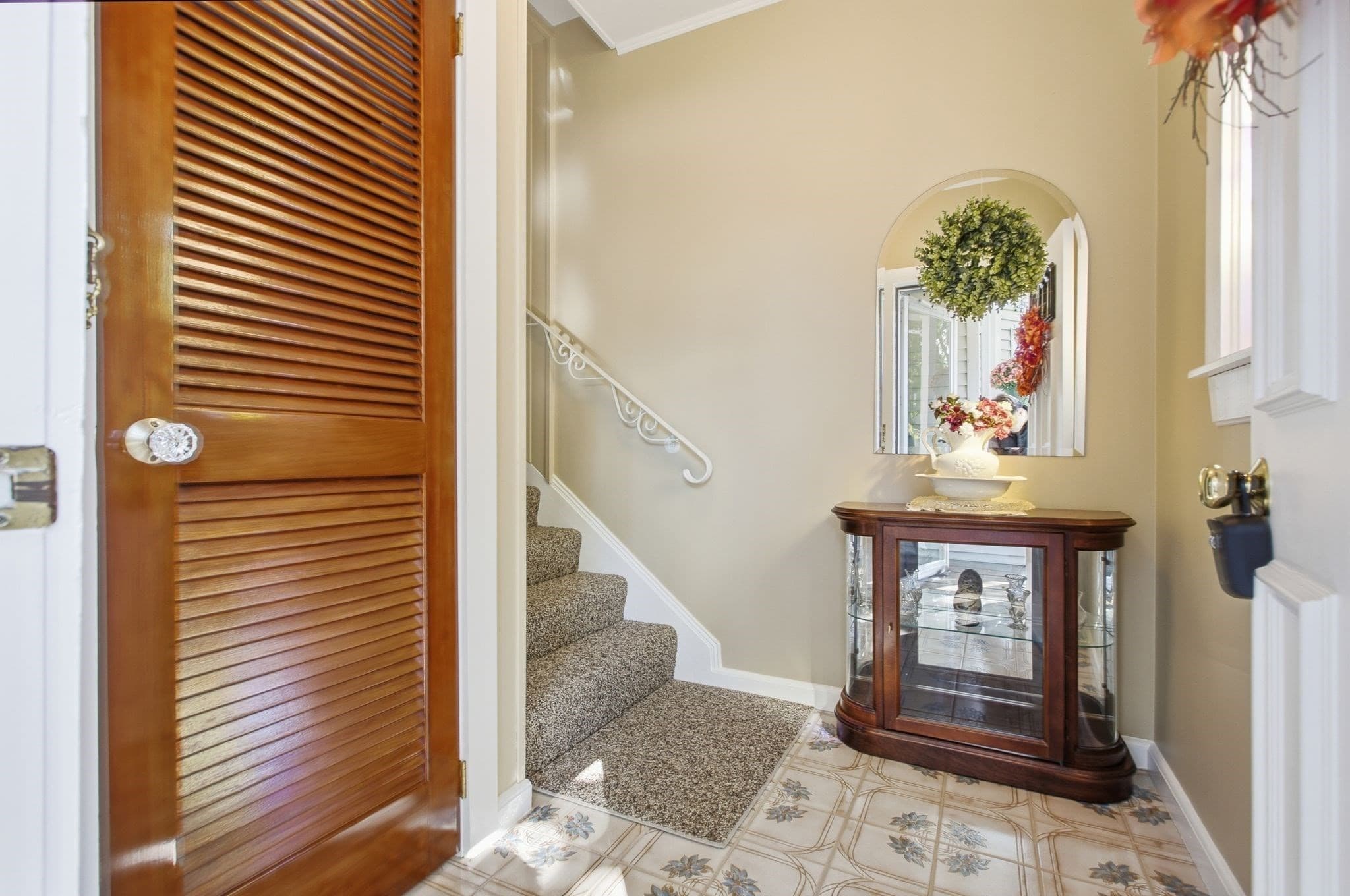 Single Family Residence at 26 Tappan St, Melrose MA 02176, photo 3 of 37