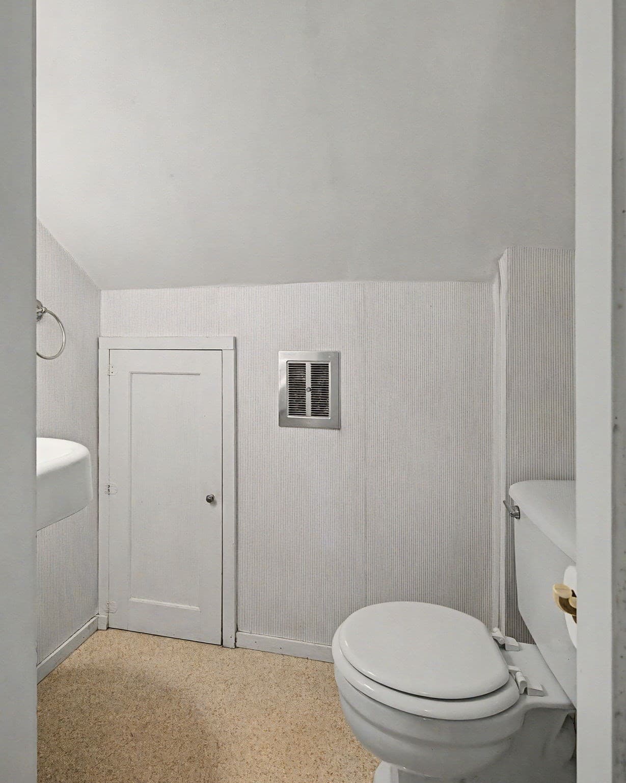 Single Family Residence at 68 Coles Meadow Rd, Northampton MA 01060, photo 23 of 42
