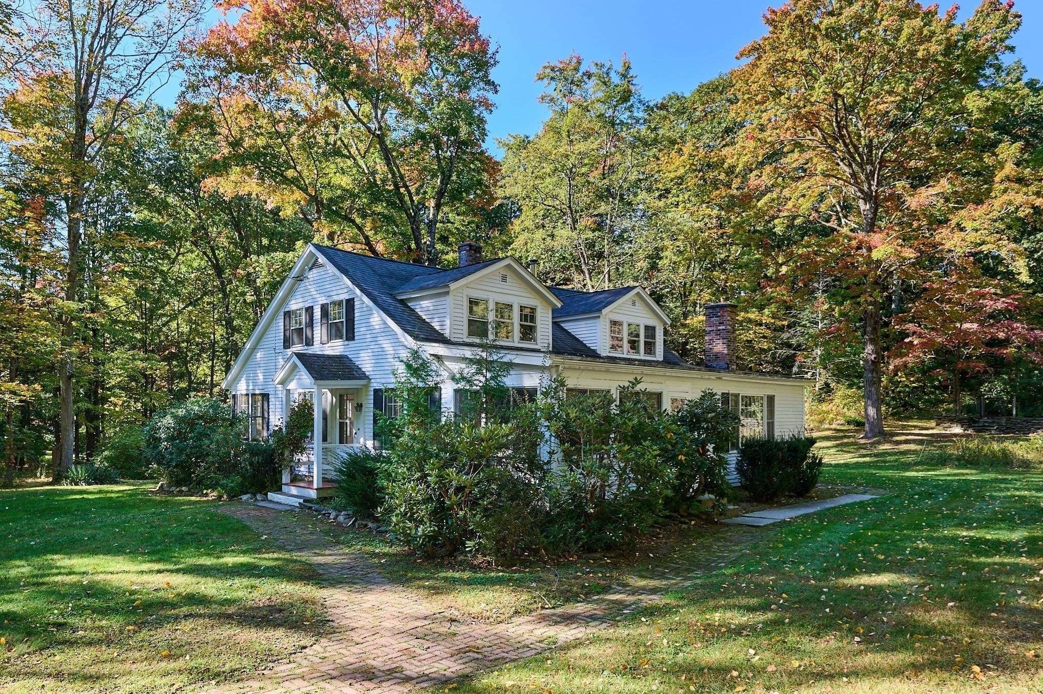 Single Family Residence at 68 Coles Meadow Rd, Northampton MA 01060, photo 4 of 42
