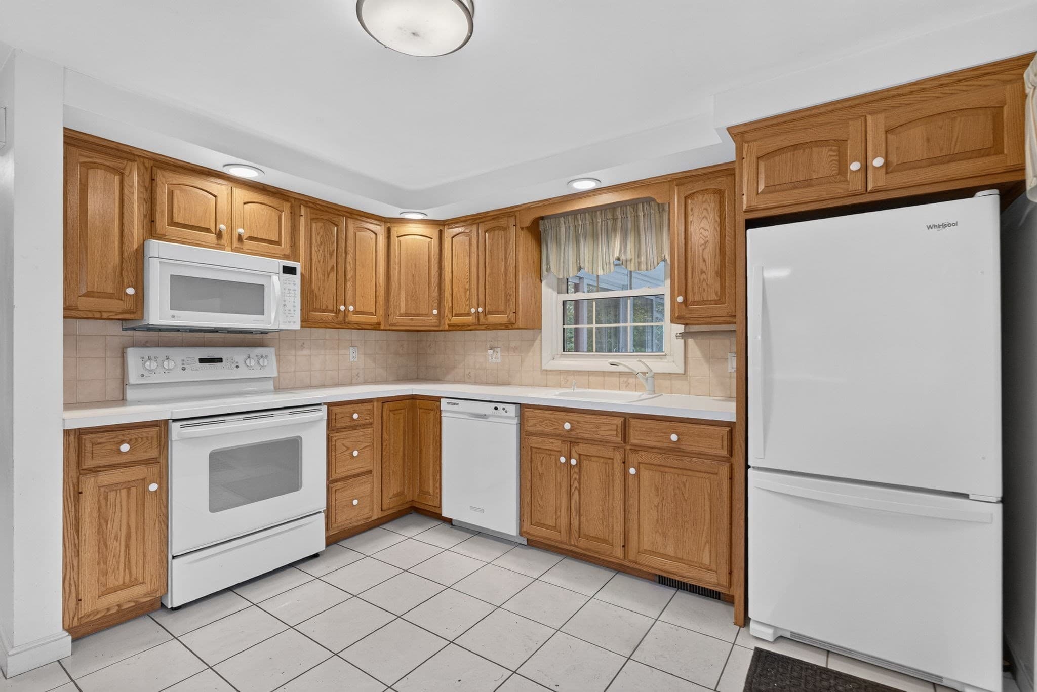 Single Family Residence at 188 North Street, Foxboro MA 02035, photo 5 of 17