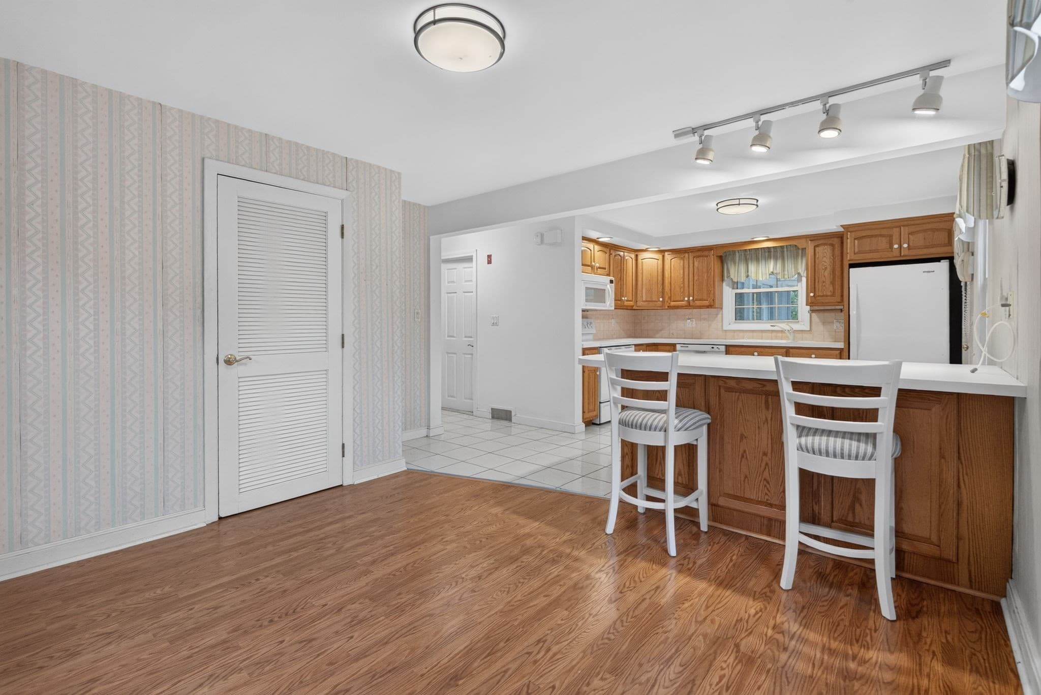 Single Family Residence at 188 North Street, Foxboro MA 02035, photo 8 of 17