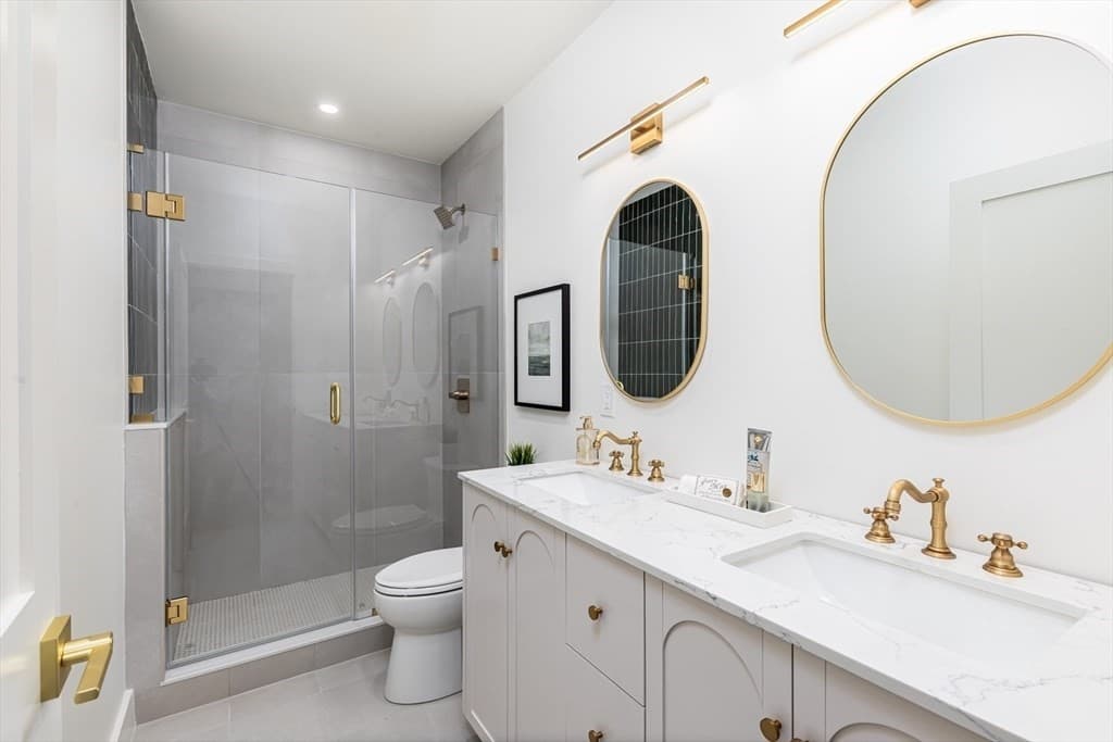 Condominium at 28 Thornton Park # B, Winthrop MA 02152, photo 17 of 23
