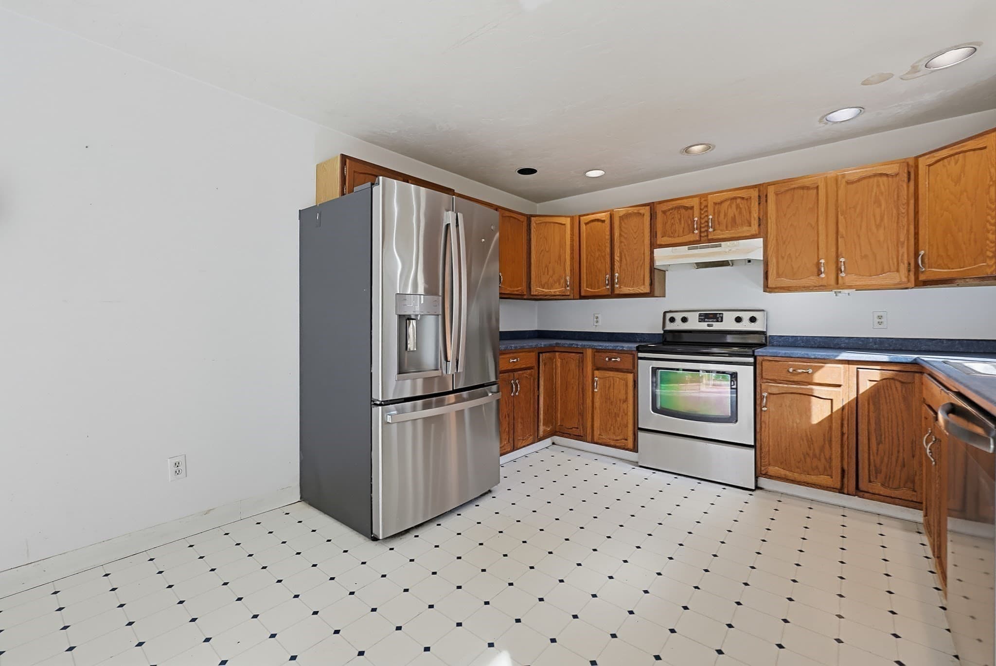 Single Family Residence at 741 Winter St., Holliston MA 01746, photo 7 of 38