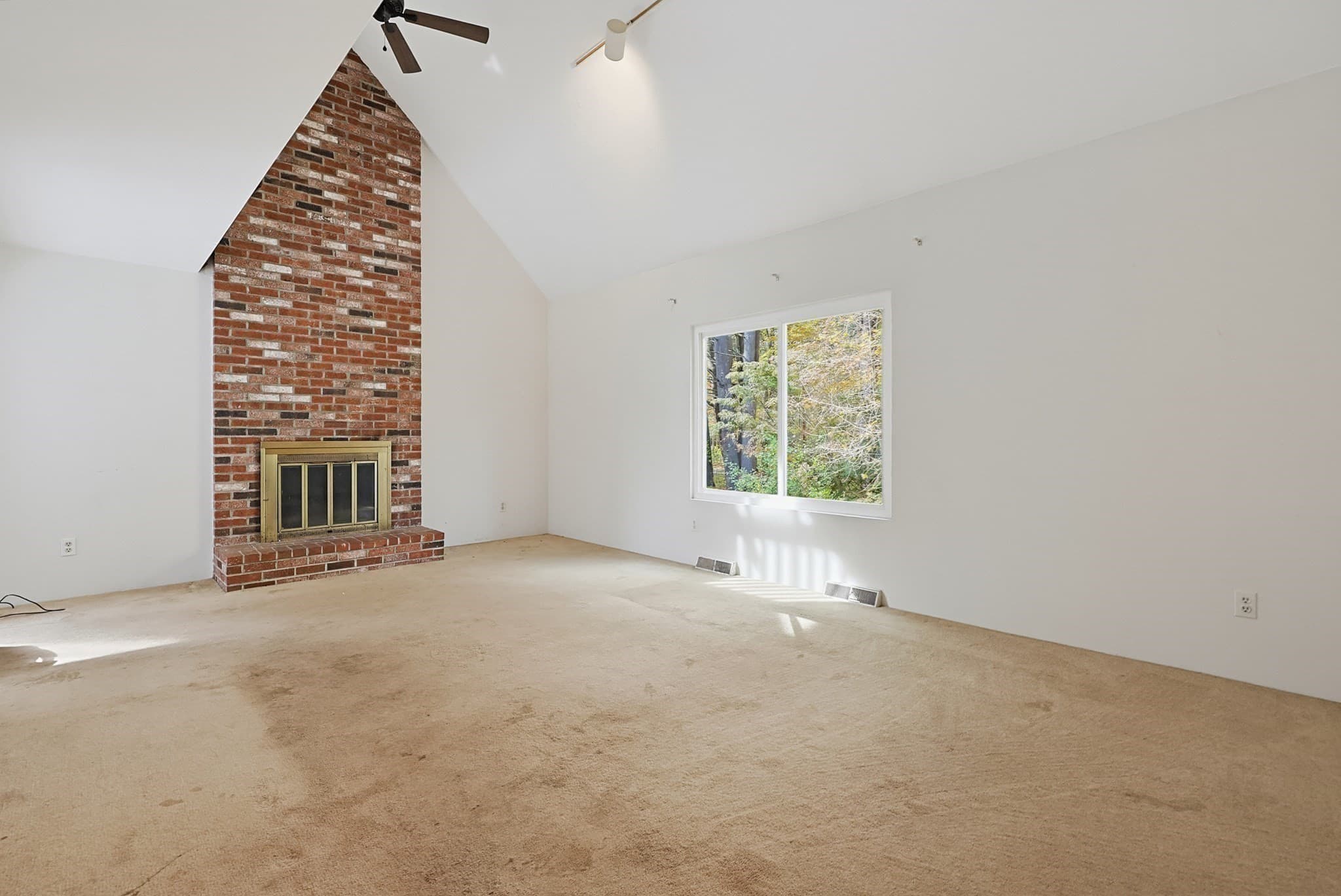 Single Family Residence at 741 Winter St., Holliston MA 01746, photo 3 of 38