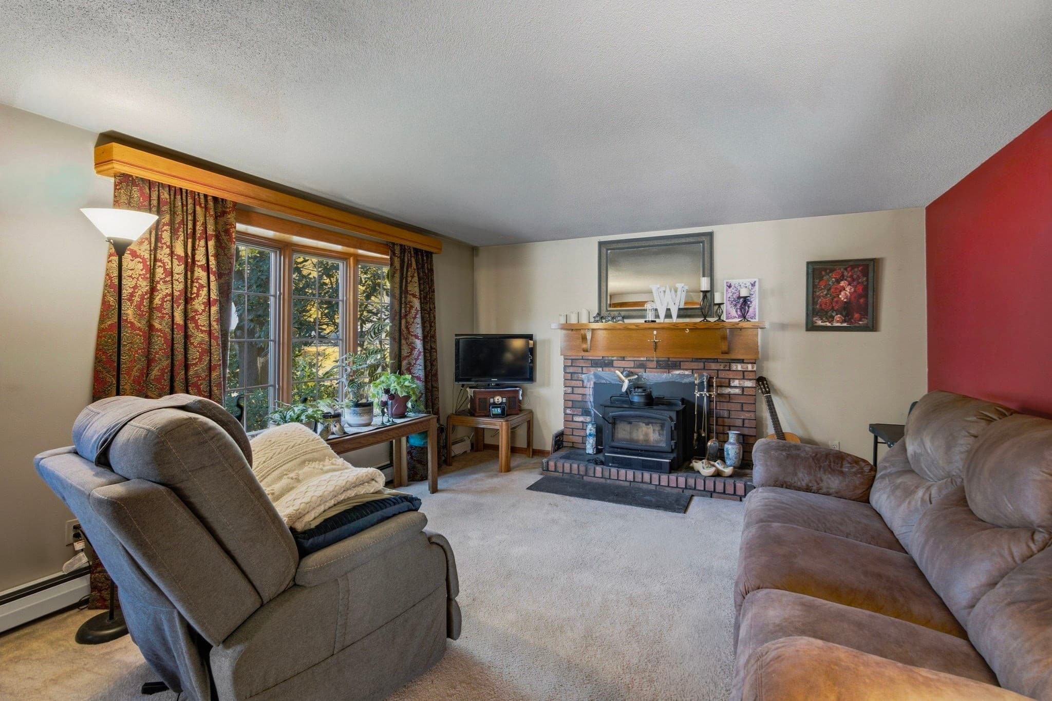 Single Family Residence at 3 Matthew Drive, Easthampton MA 01027, photo 13 of 32